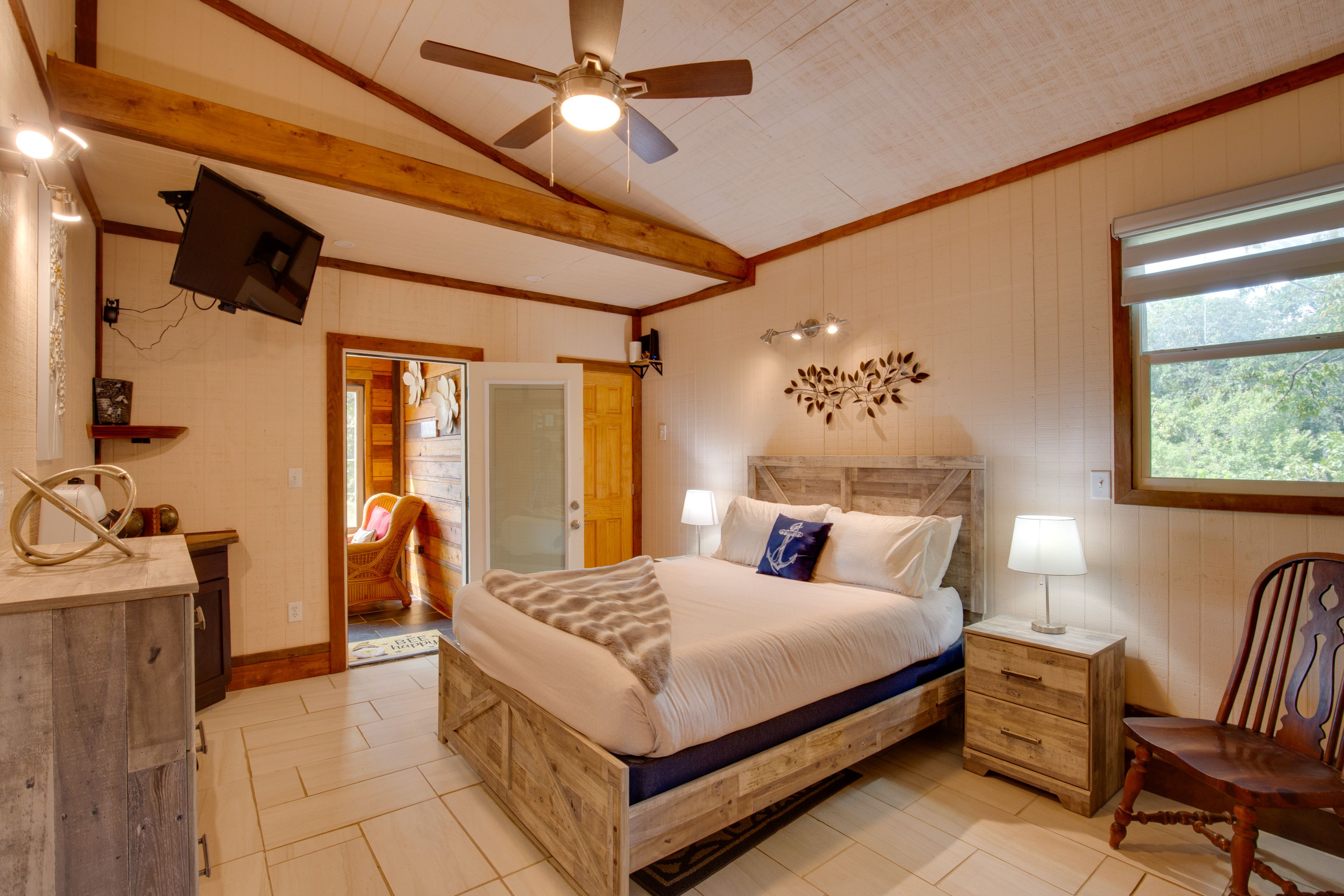 Bedroom 3 | Queen Bed | 1st Floor