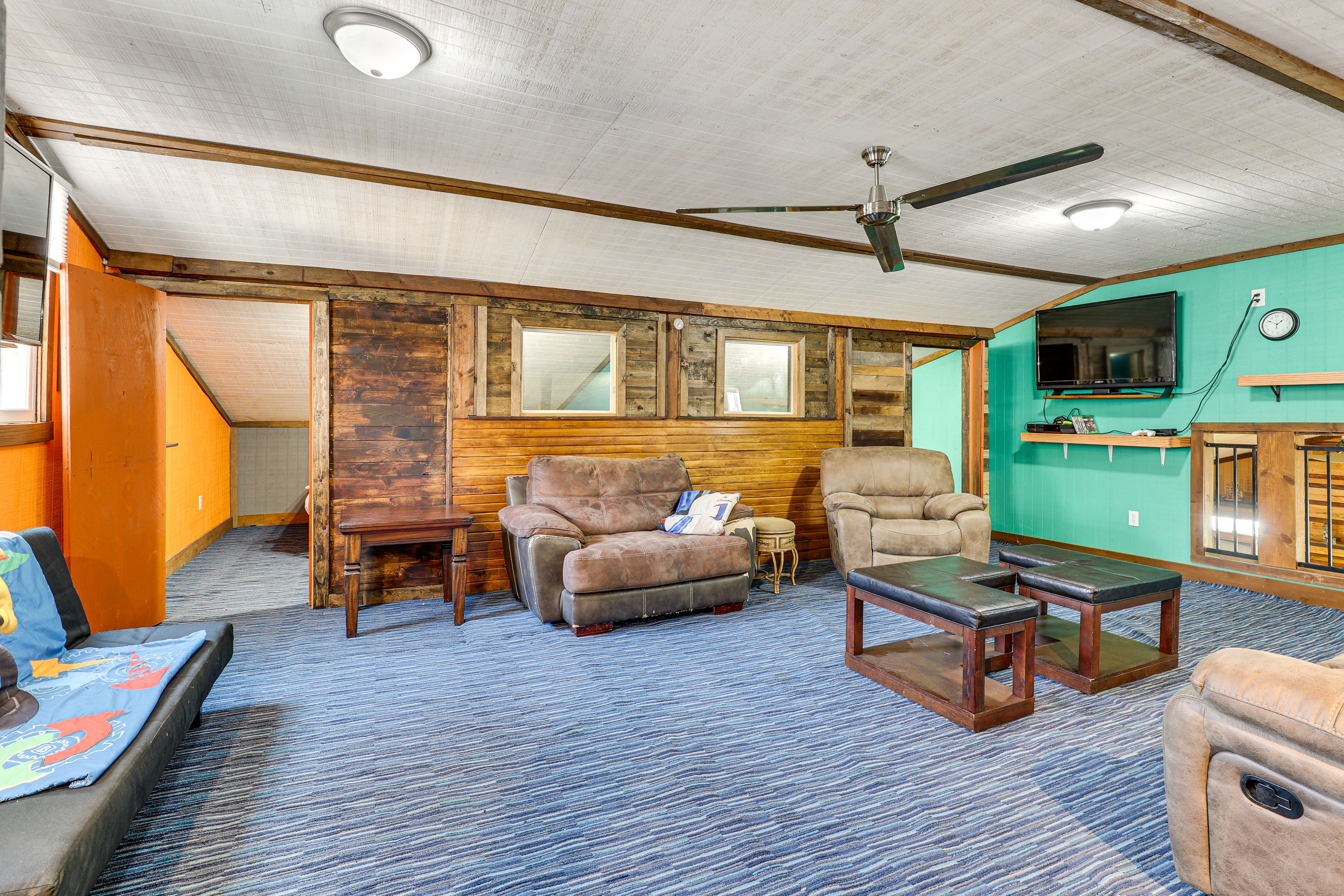 Loft | 3 Twin Beds | Toddler Bed | 2 Smart TVs | 2nd Floor