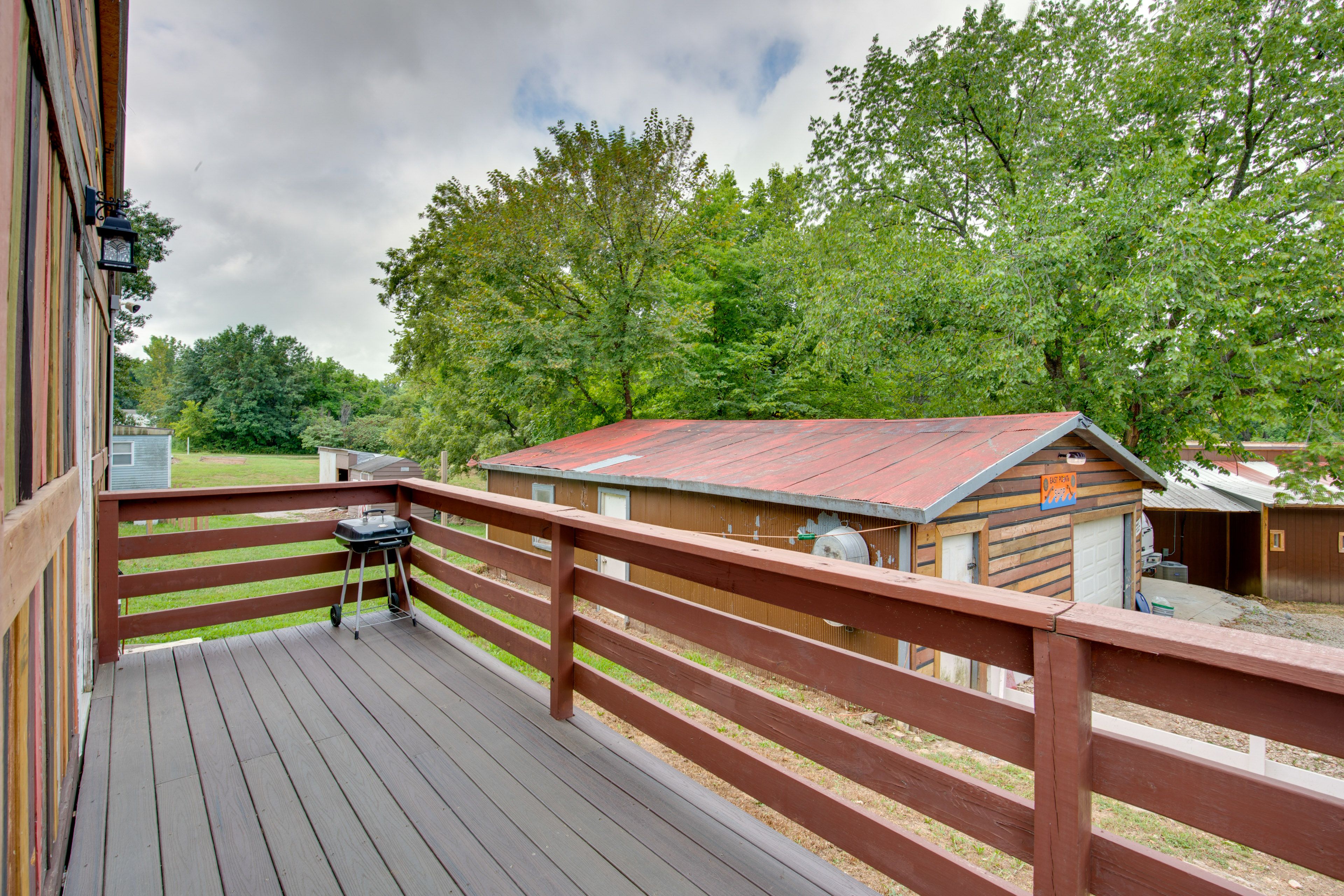 Side Deck | Charcoal Grill