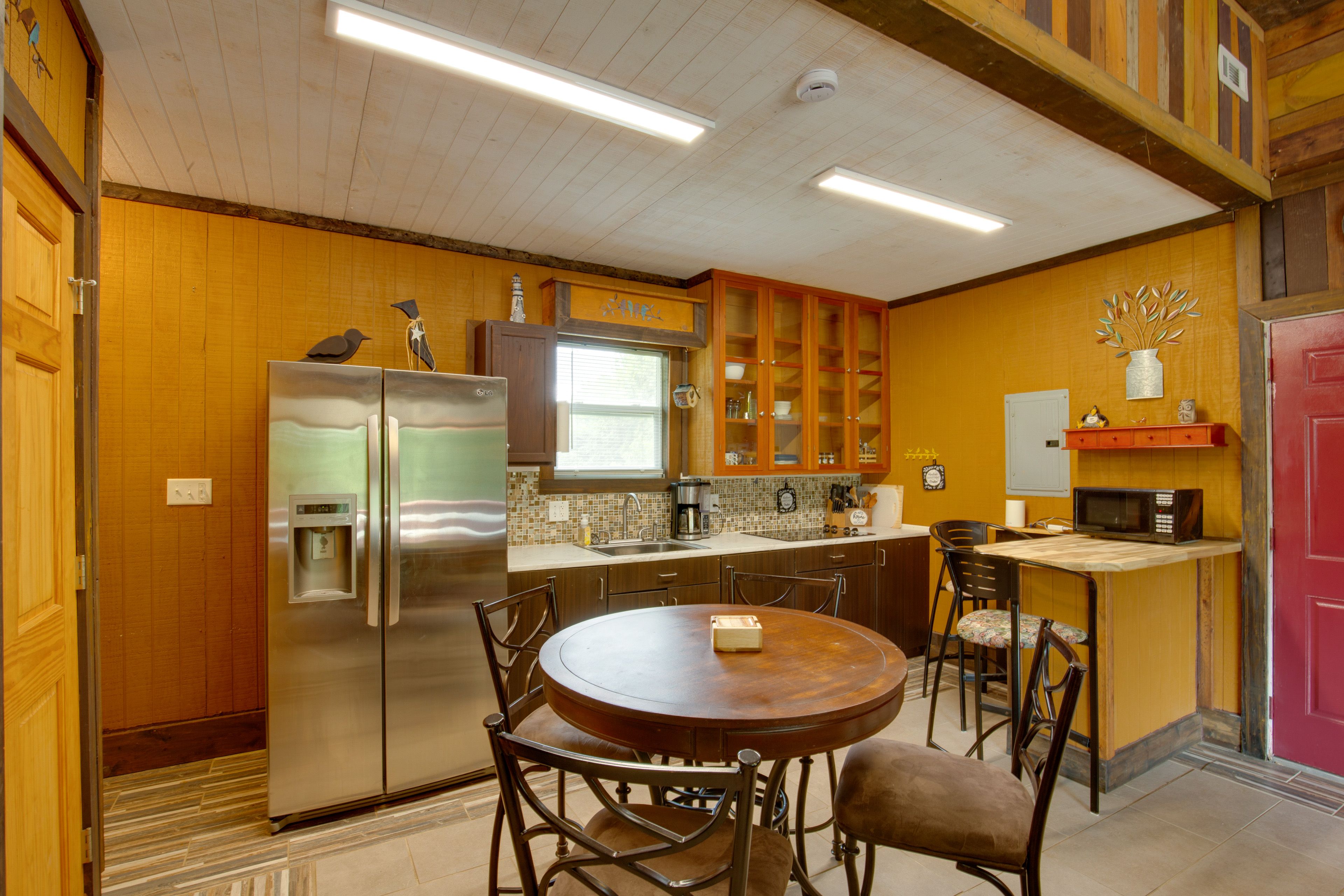 Kitchenette & Dining Area | Drip Coffee Maker | Air Fryer | Cooking Basics