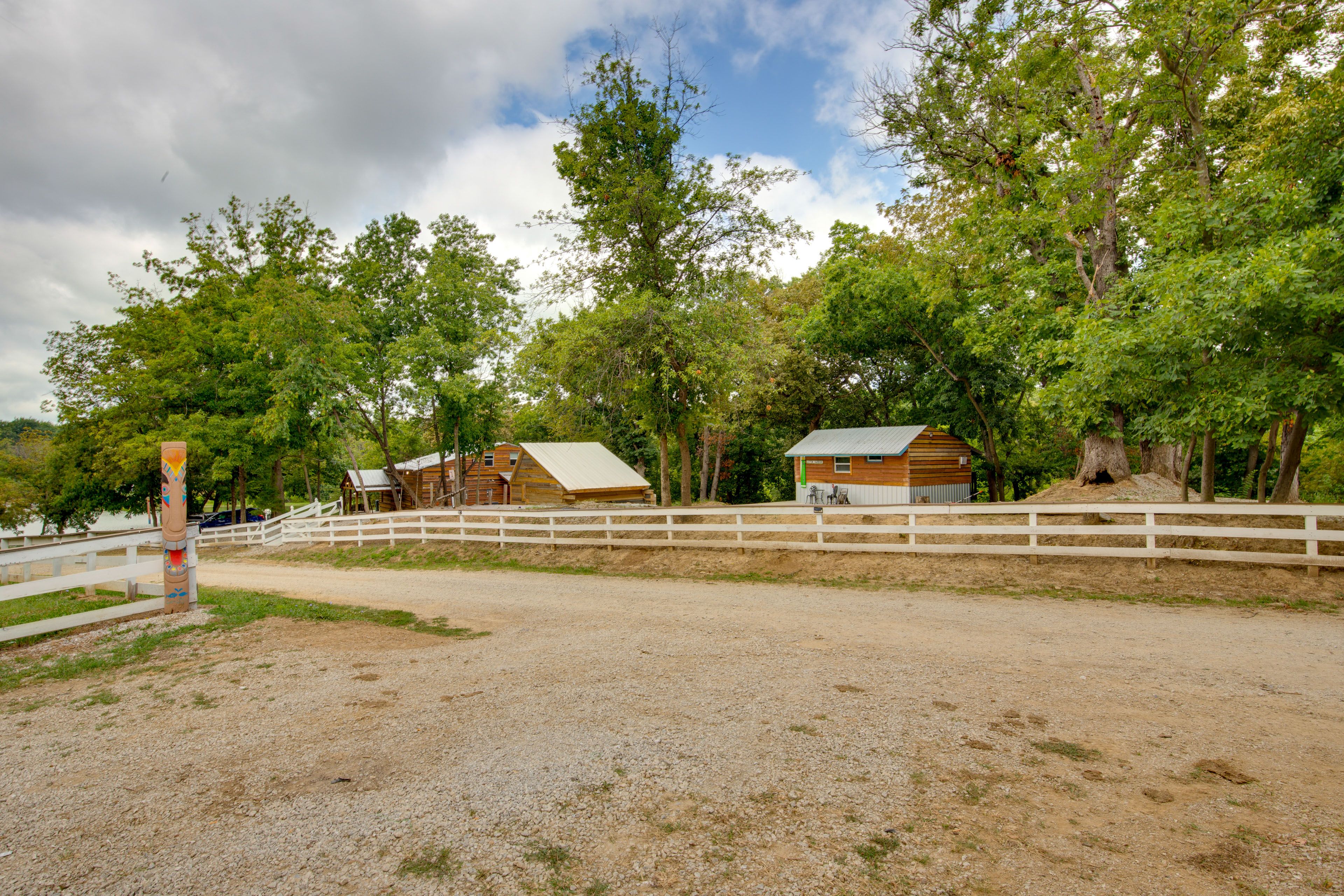 Parking | Driveway (5 Vehicles)