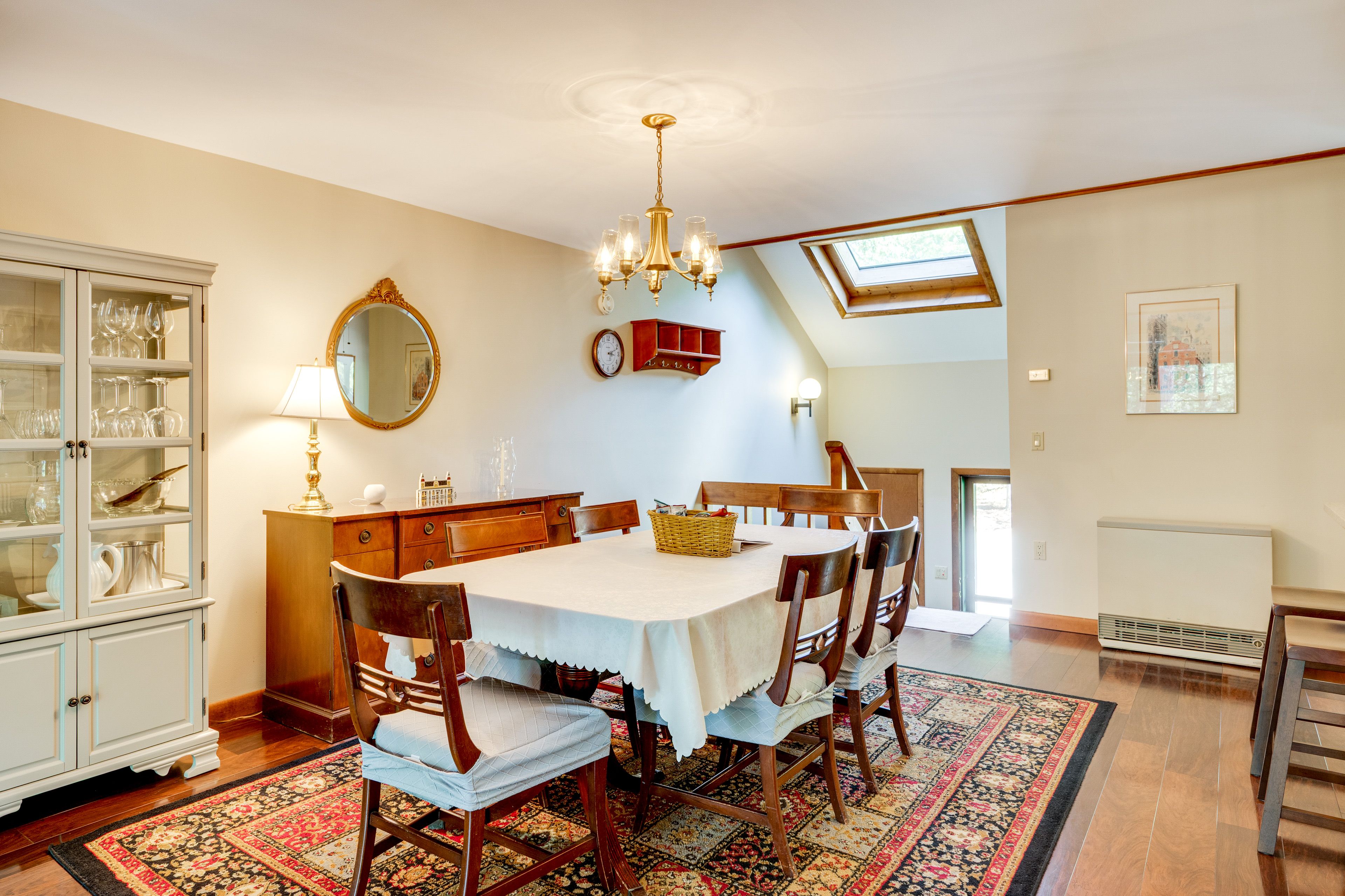 Dining Area | Main Level | Dishware & Flatware