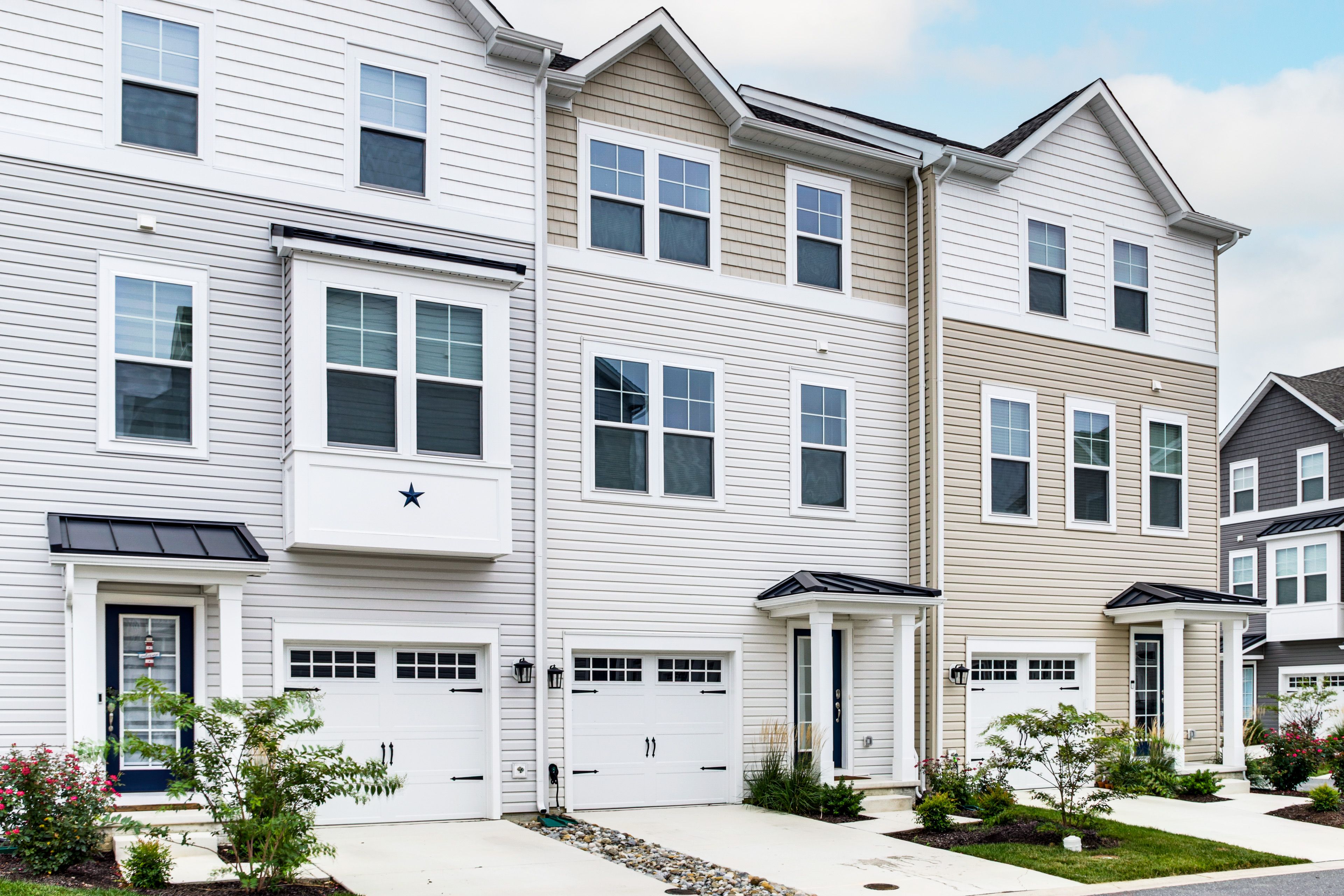 Townhouse Exterior | Balcony | Deck