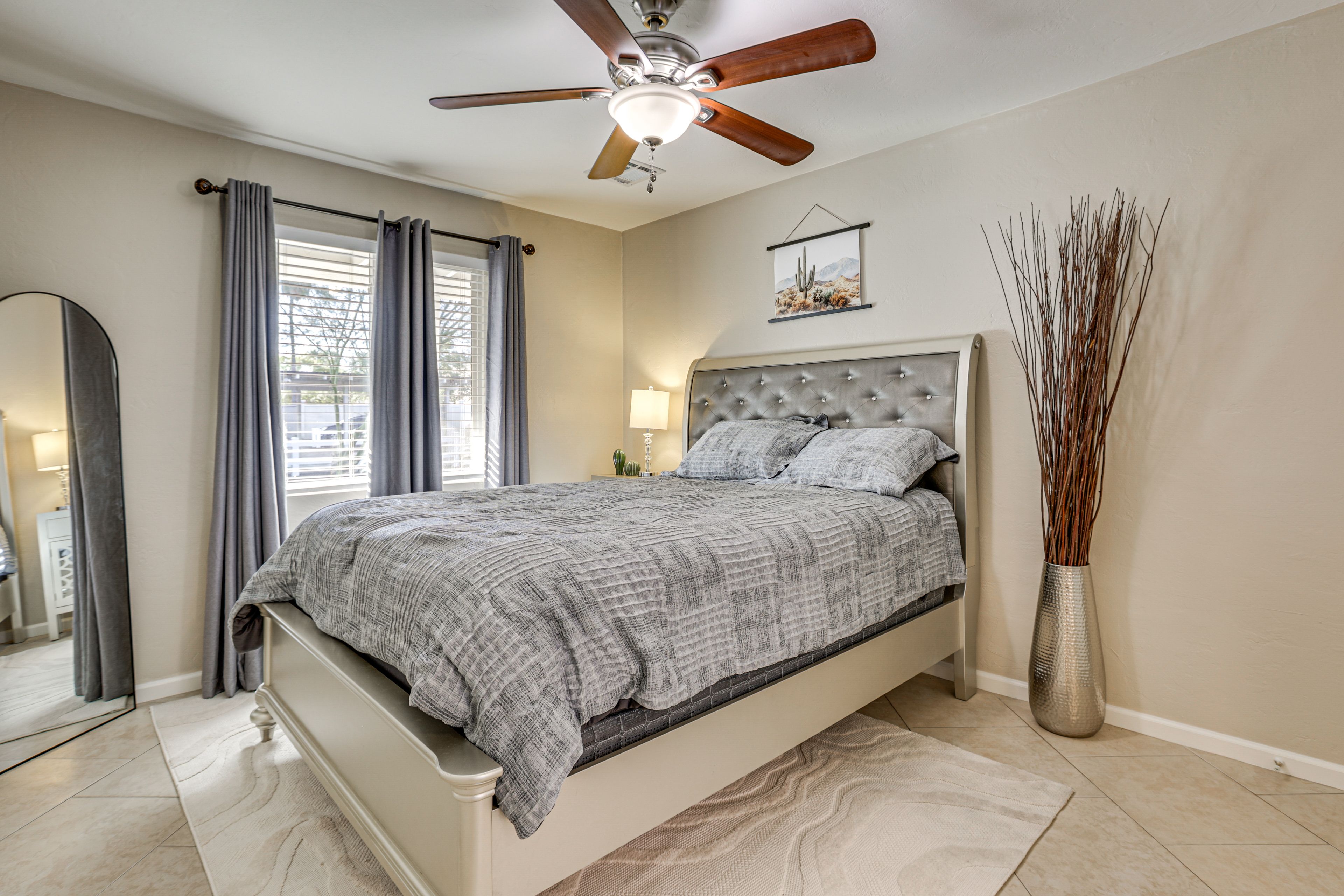 Bedroom | Queen Bed | En-Suite Bathroom