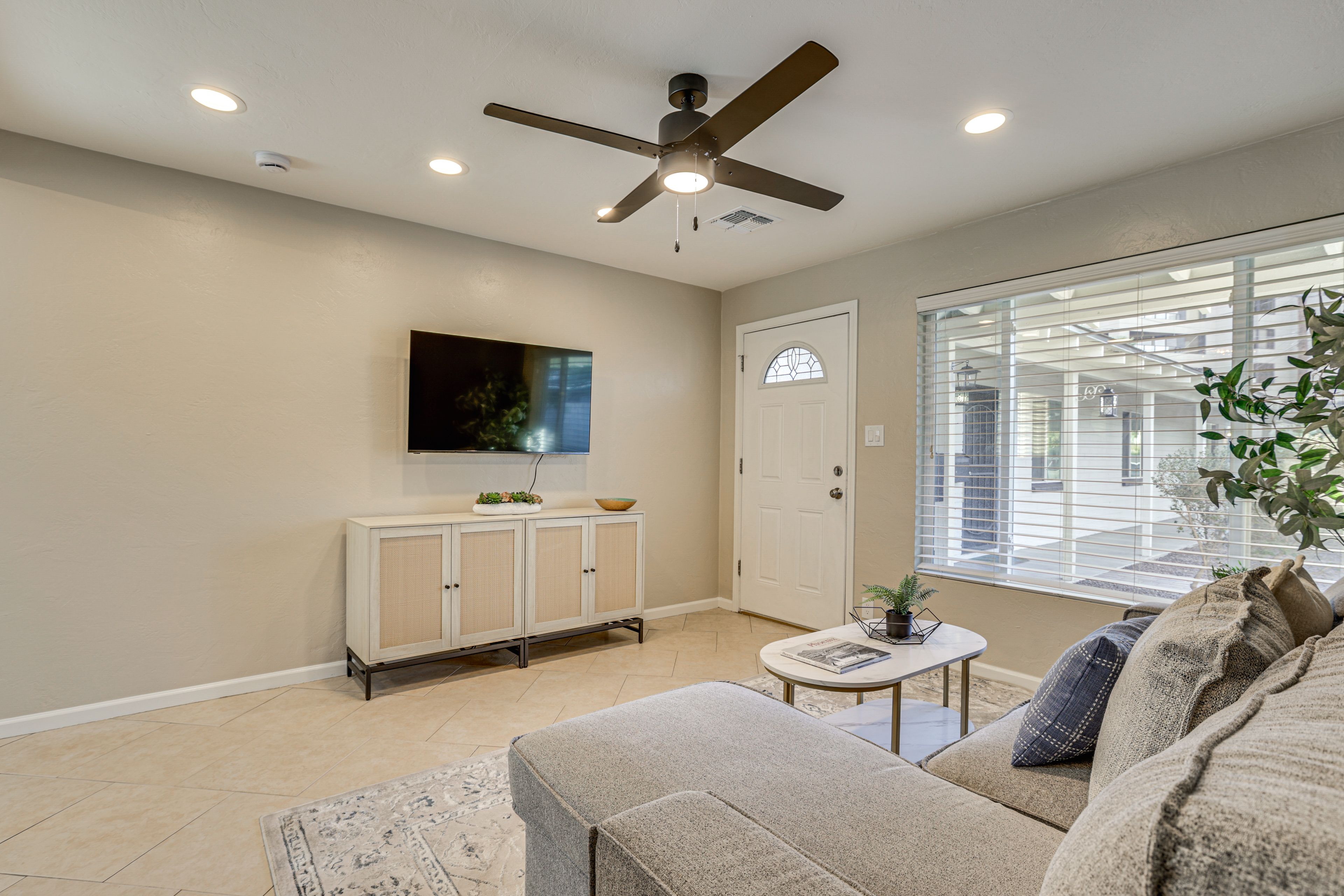 Living Room | Sleeper Sofa | Smart TV