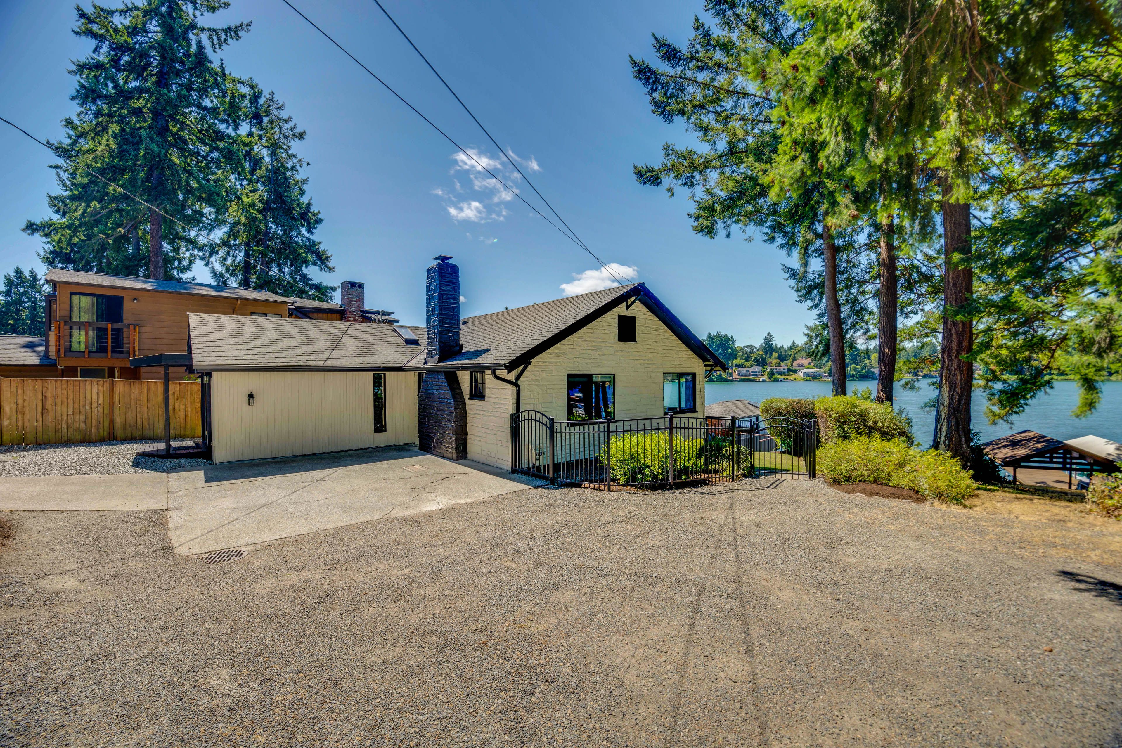 Parking | Driveway (2 Vehicles)