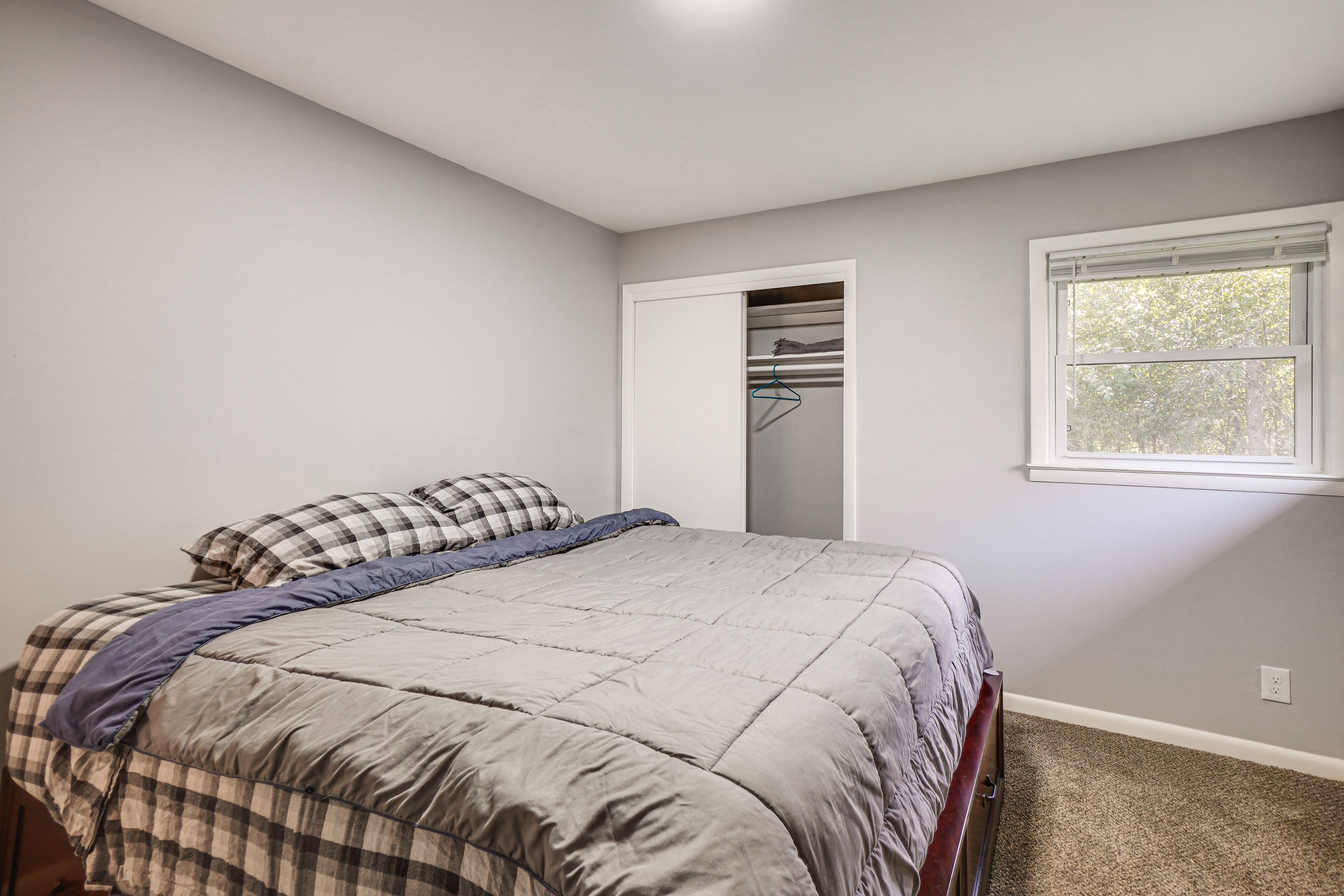 Bedroom 1 | King Bed