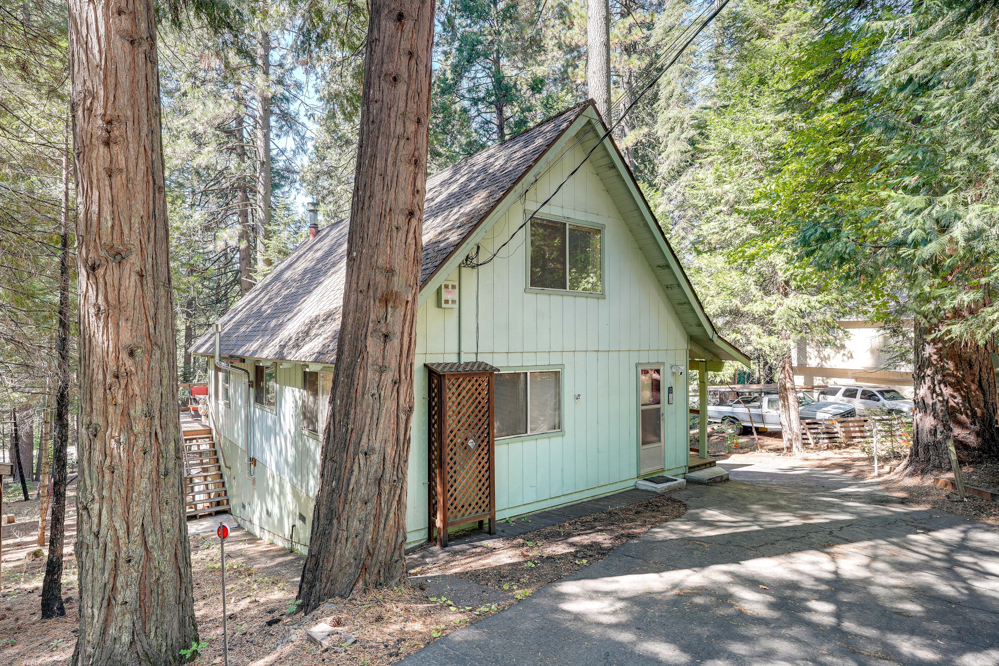 Parking | Driveway (2 Vehicles) | Carport (1 Vehicle)