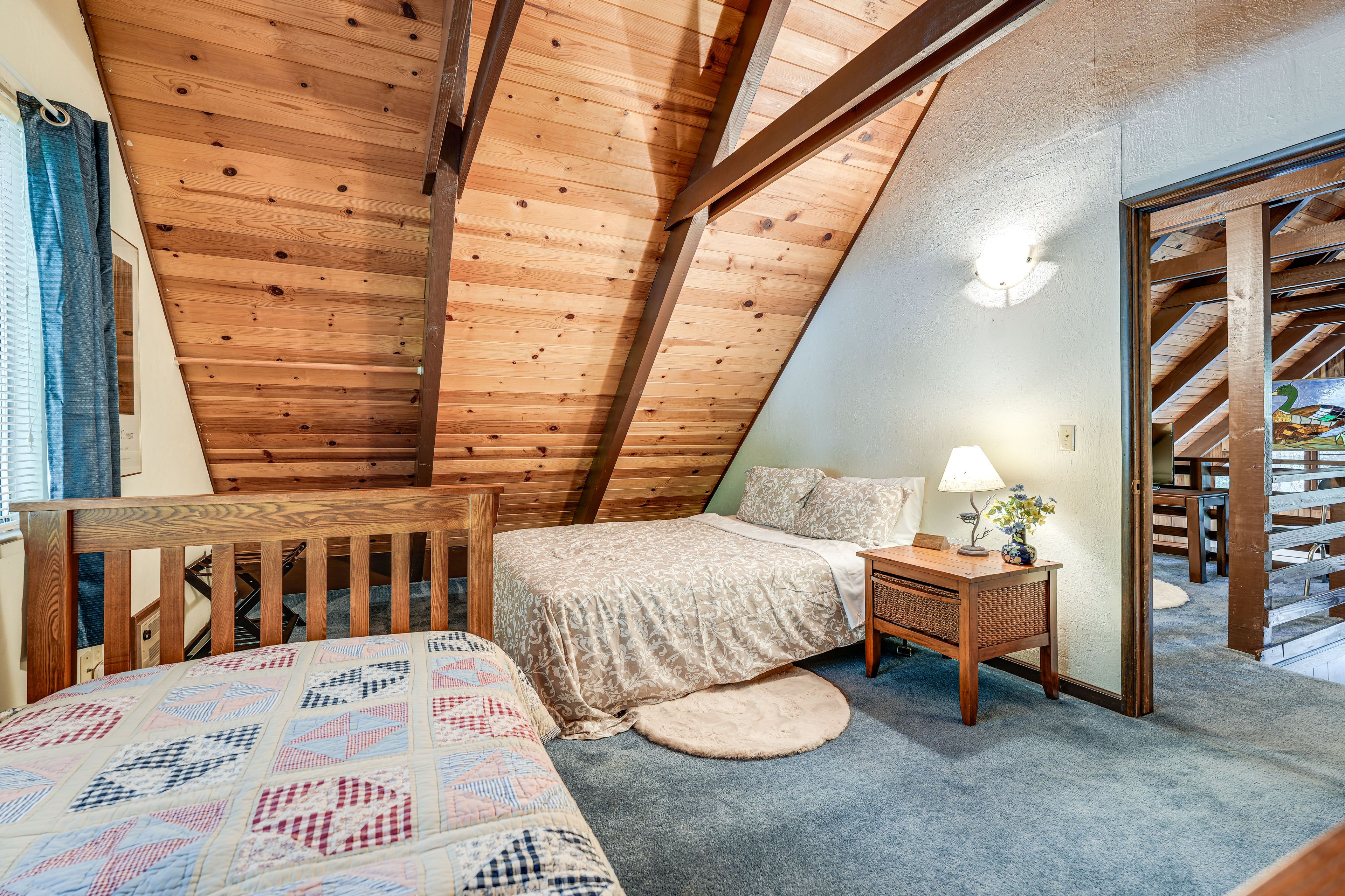 Bedroom 2 | 2nd Floor | Queen Bed | 2 Twin Beds