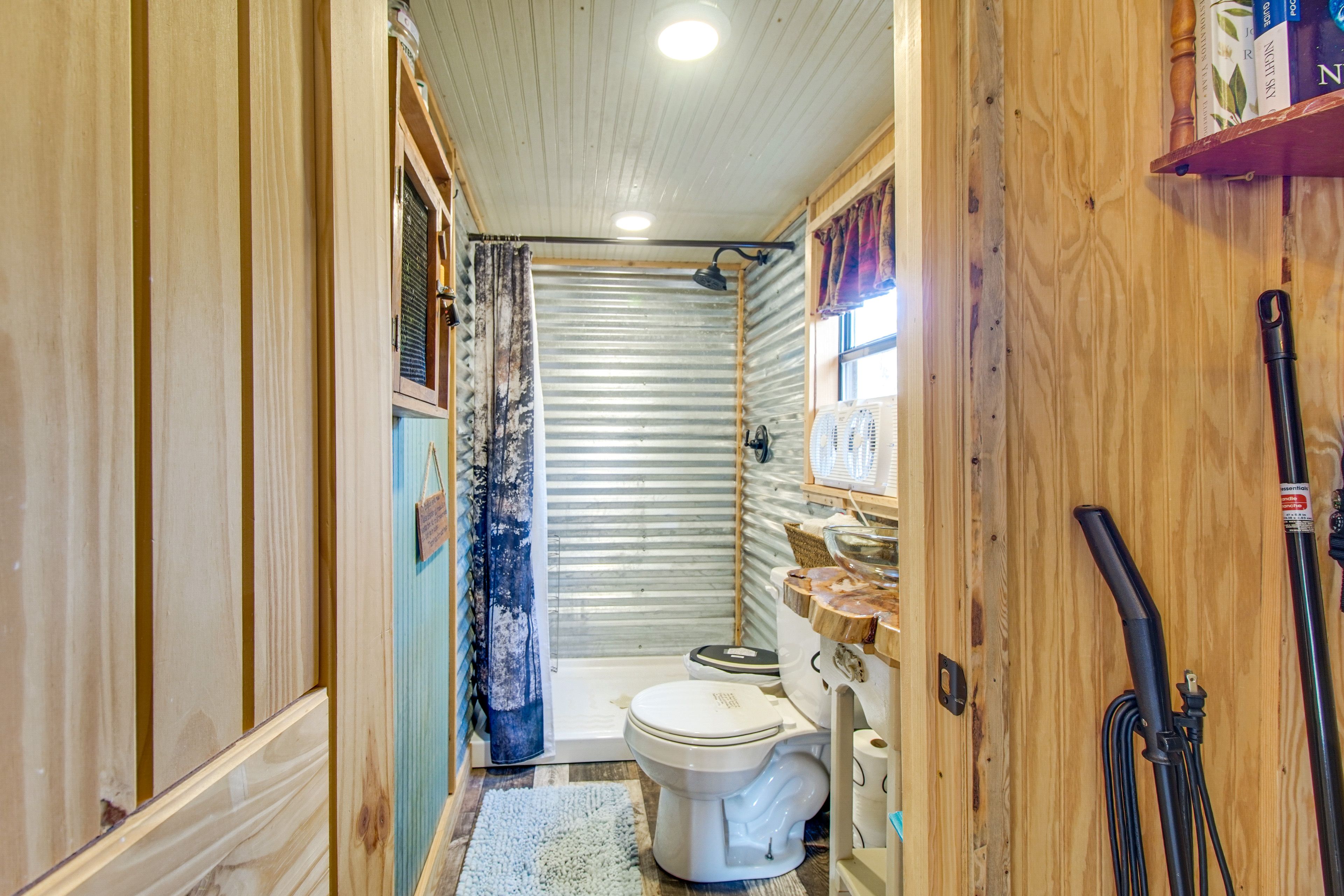 Bathroom | Towels Provided