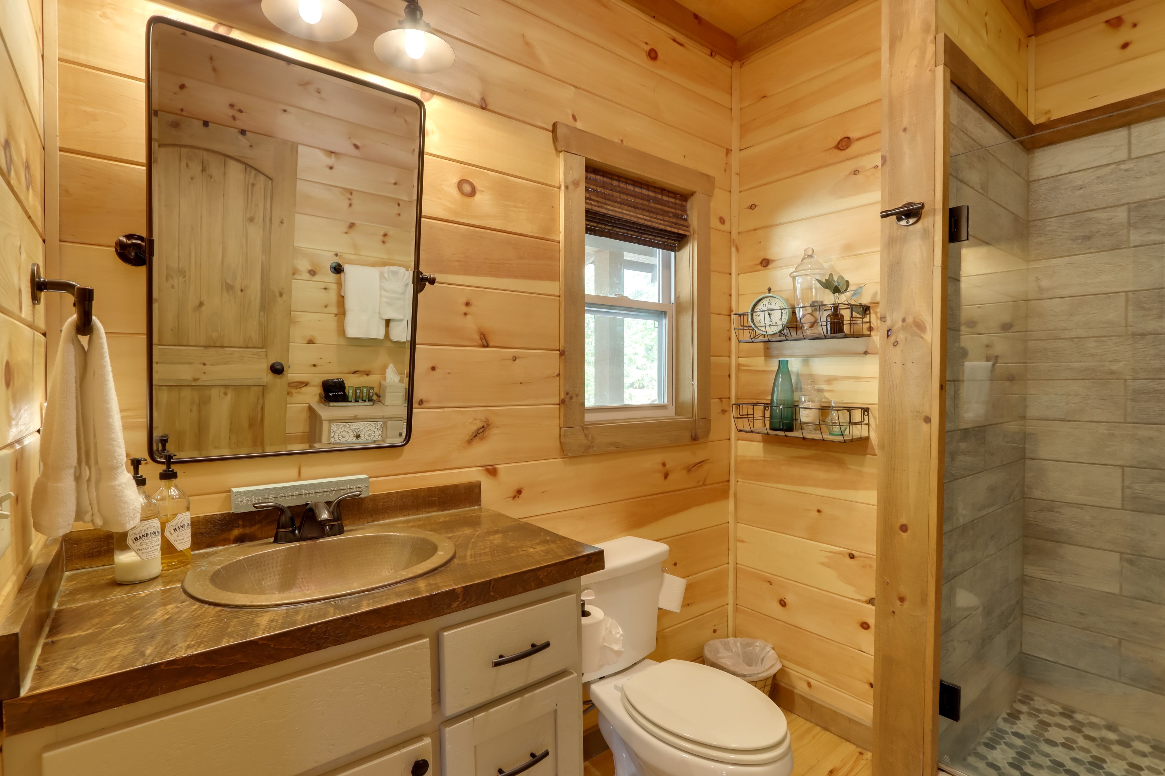 Full Bathroom | 1st Floor