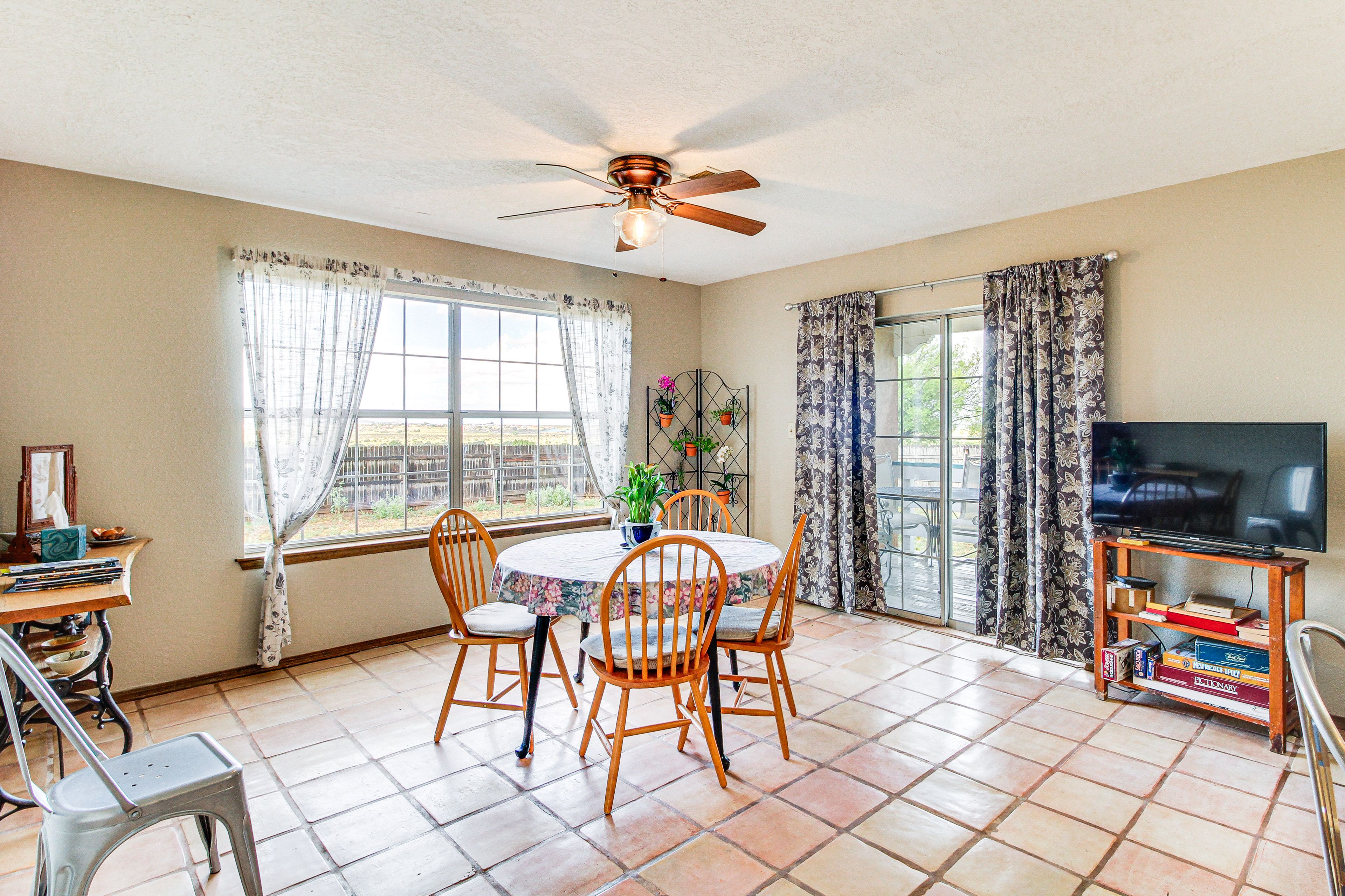 Dining Area | Dishware & Flatware