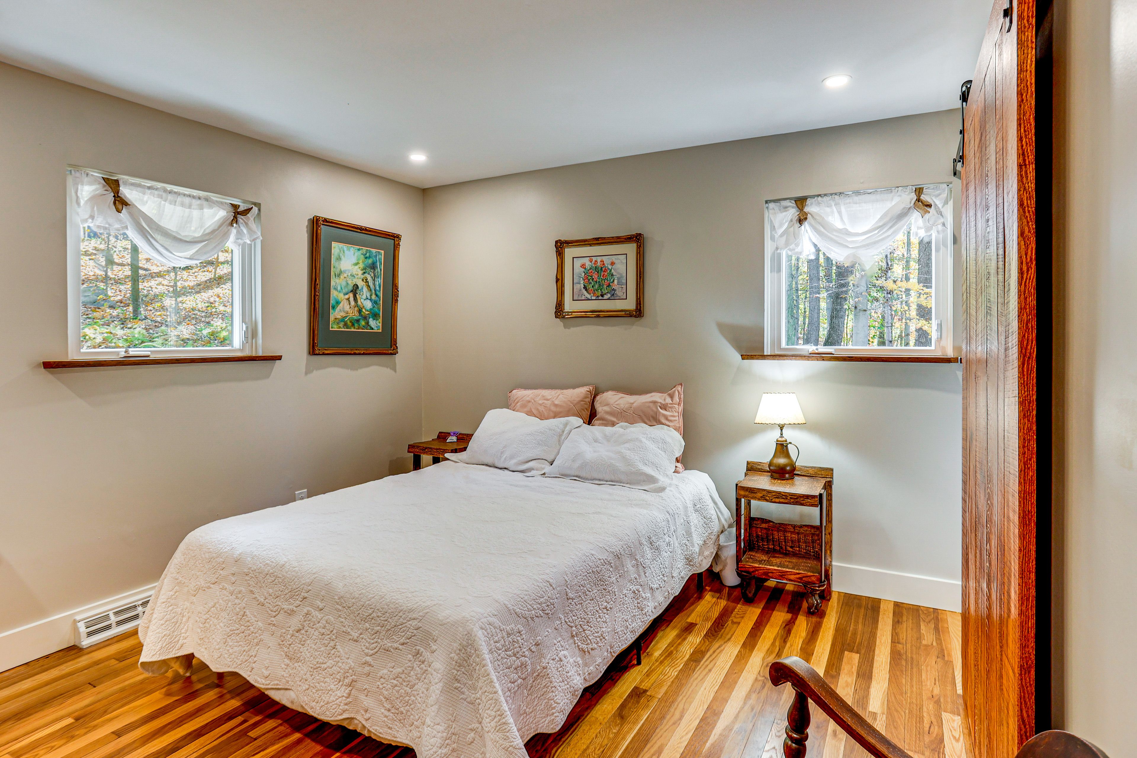 Bedroom 1 | Queen Bed