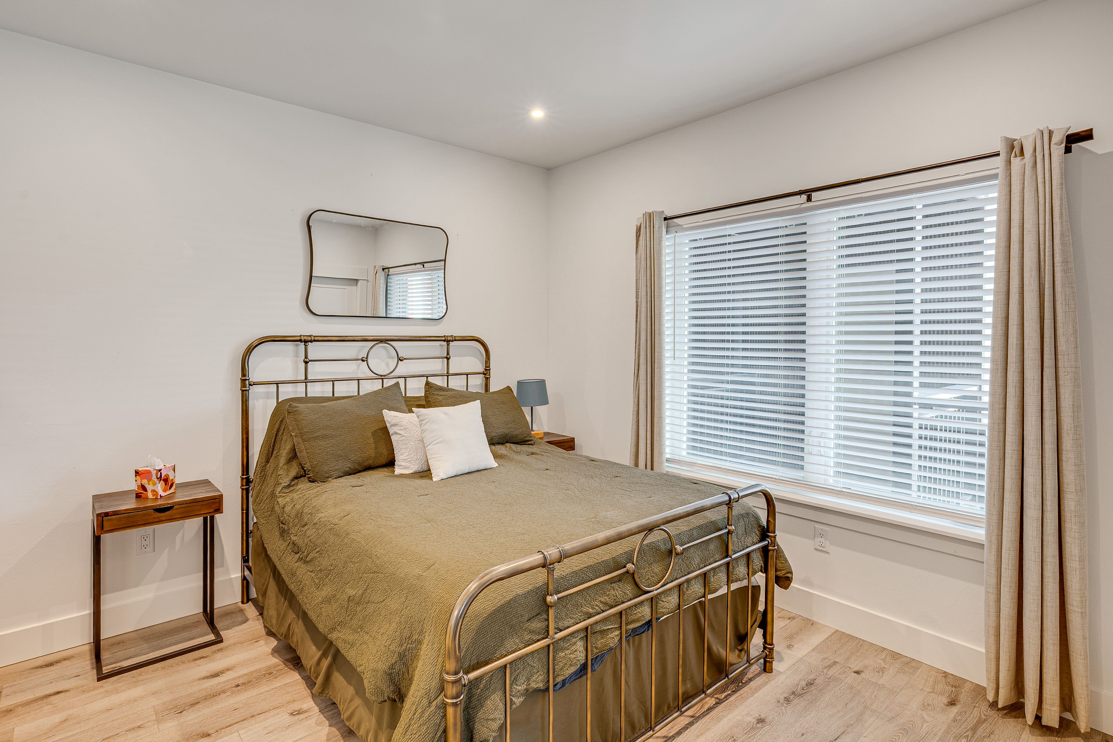 Bedroom 1 | Queen Bed | En-Suite Bathroom