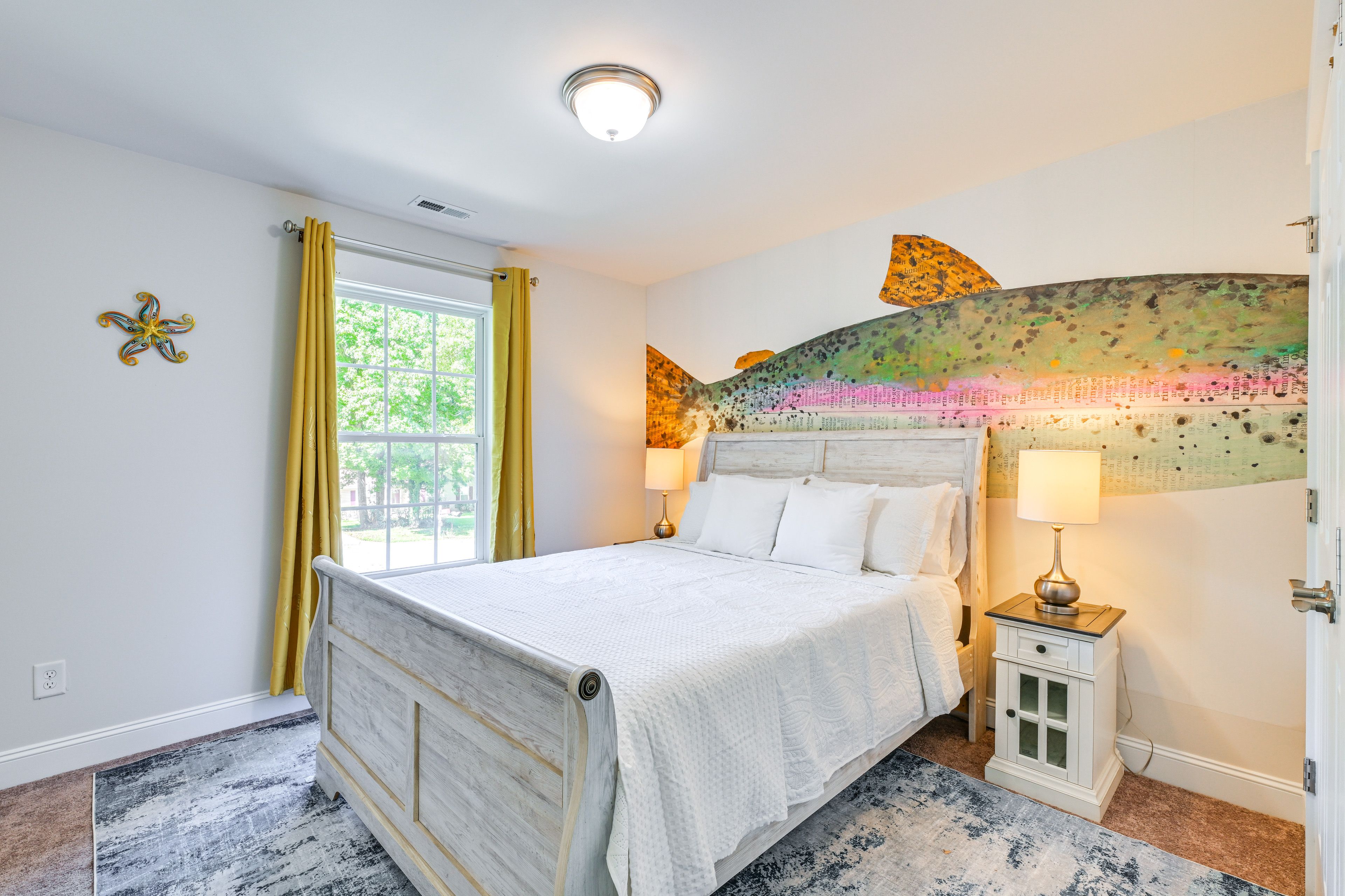 Bedroom 2 | Queen Bed