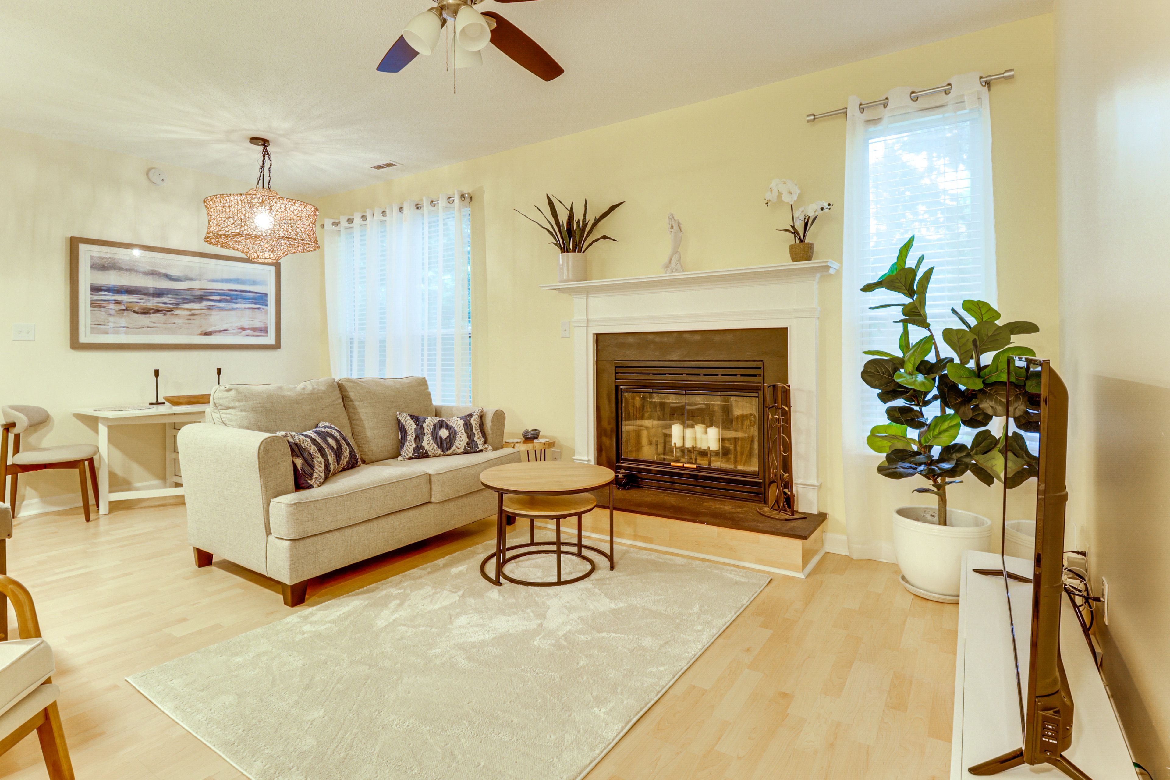 Living Room | Central A/C & Heat | Free WiFi