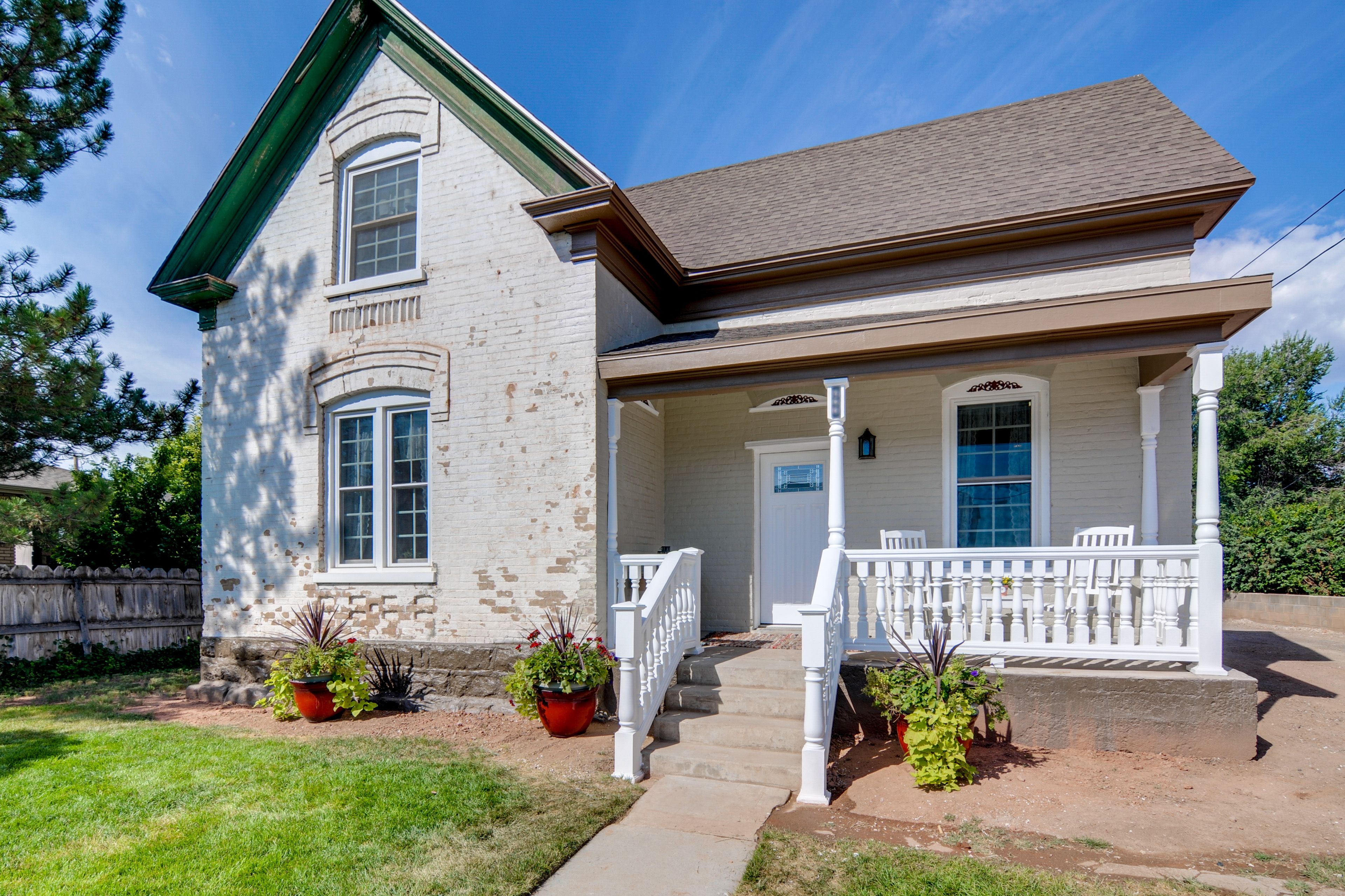 Richfield Vacation Rental | 5BR | 2BA | Stairs Required | 3,400 Sq Ft