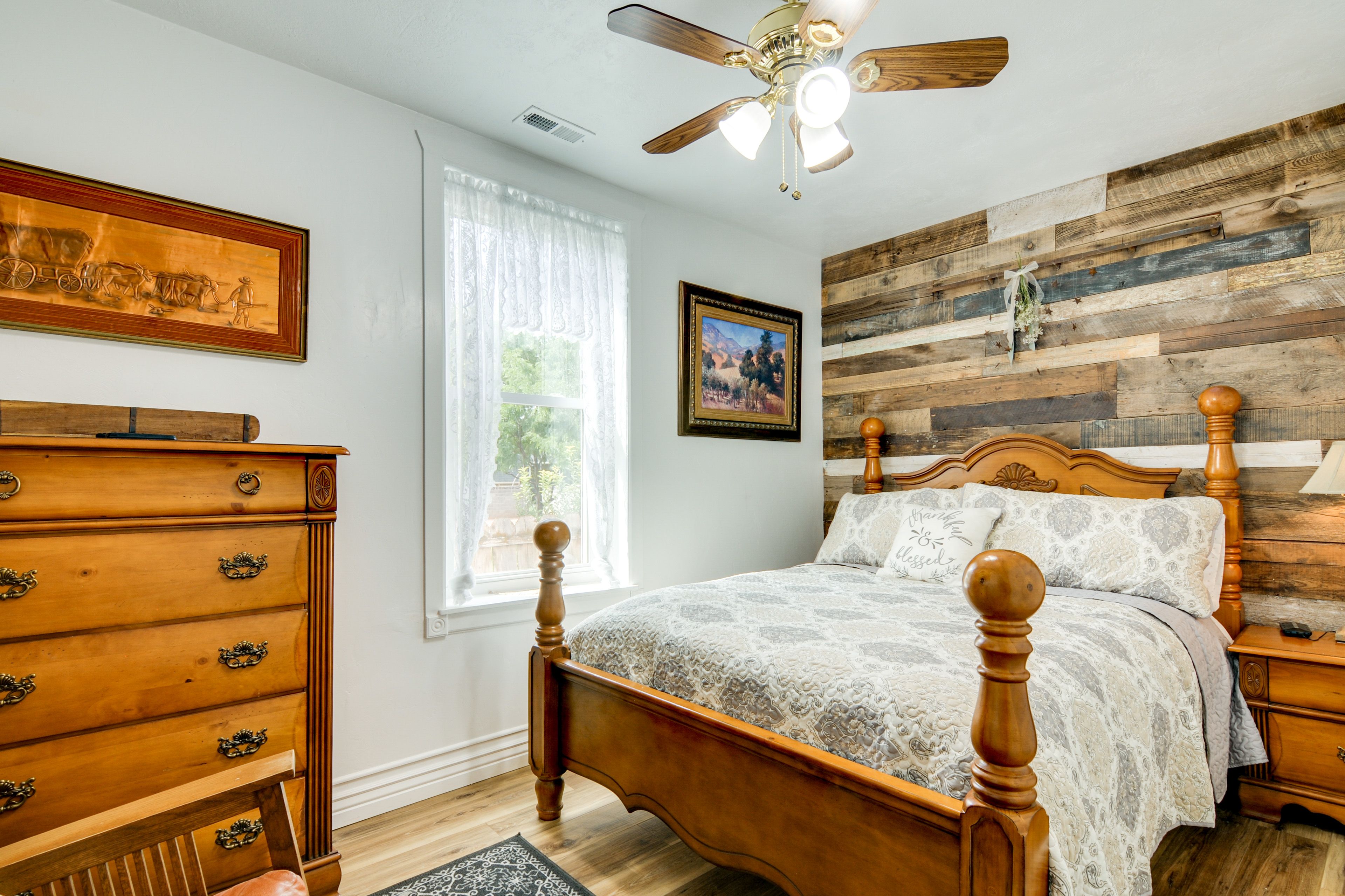 Bedroom 2 | 1st Floor | Queen Bed