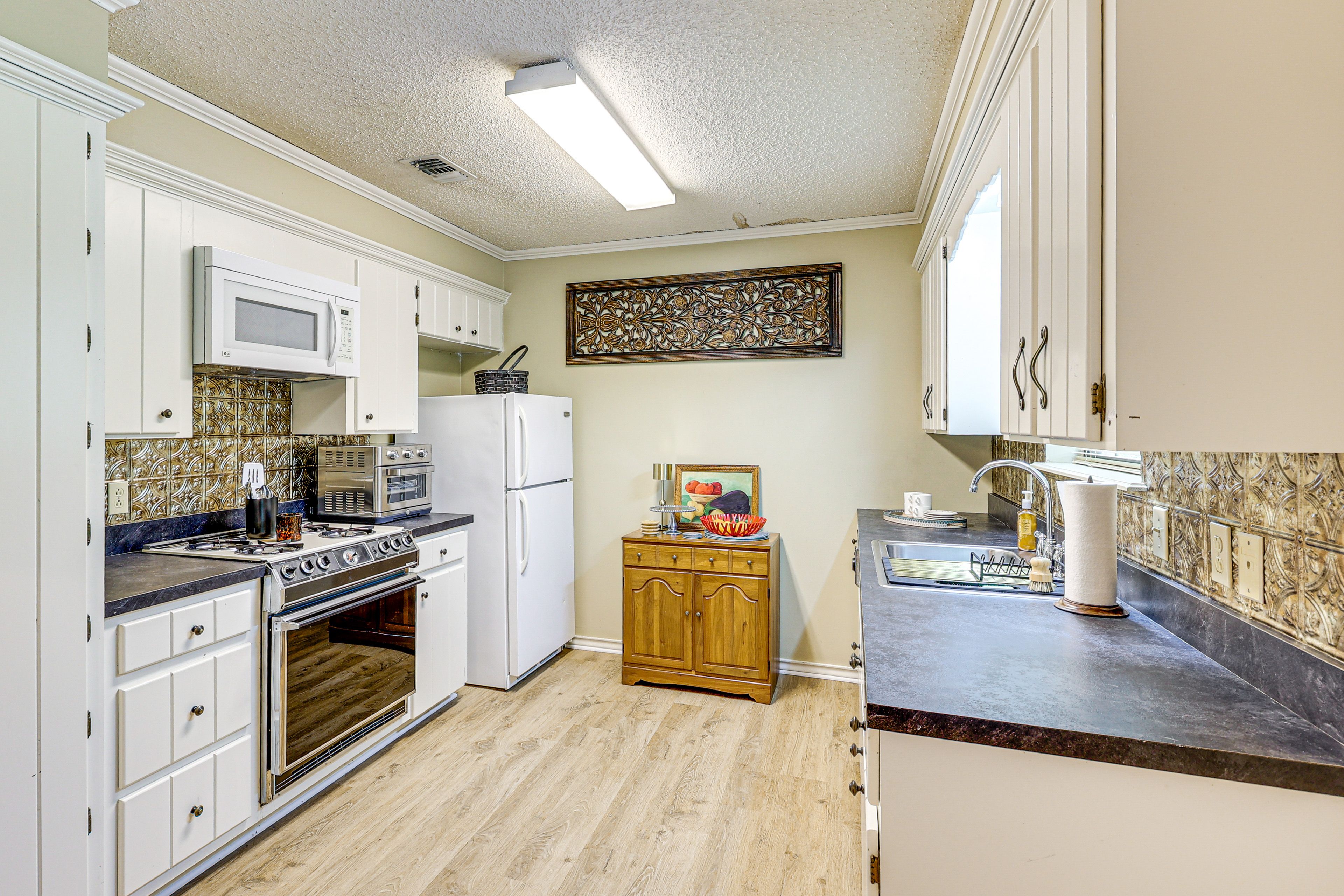 Kitchen | Coffee Maker | Dishwasher