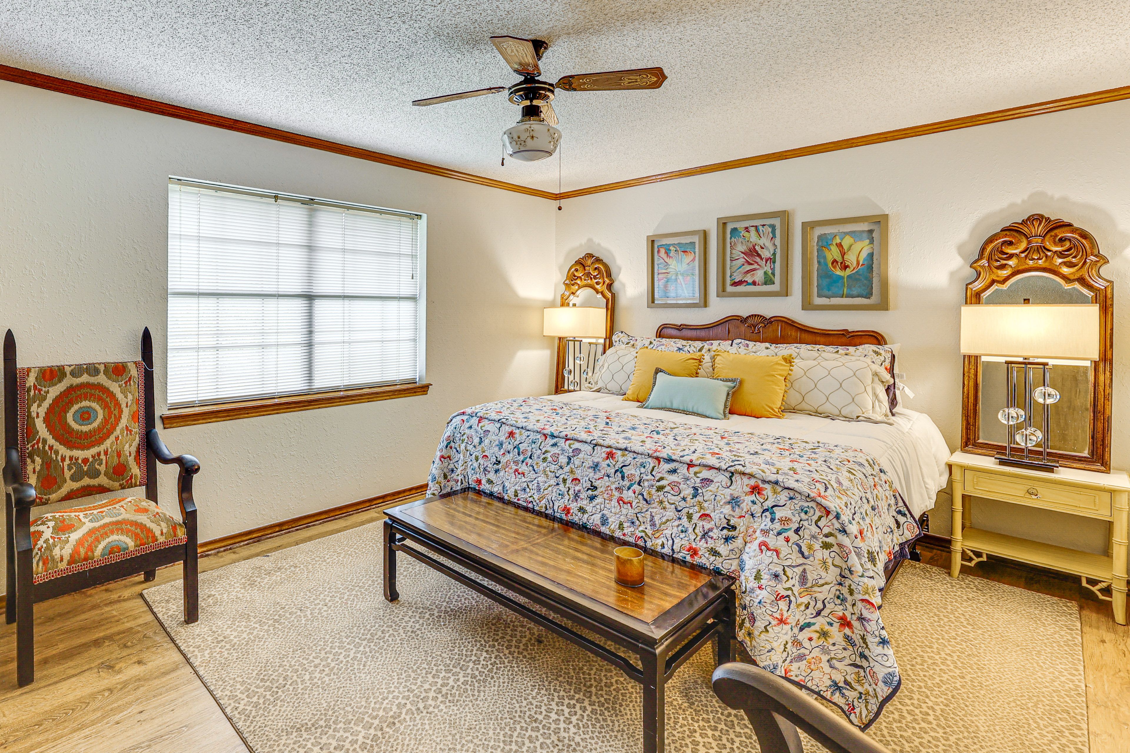 Bedroom 1 | King Bed