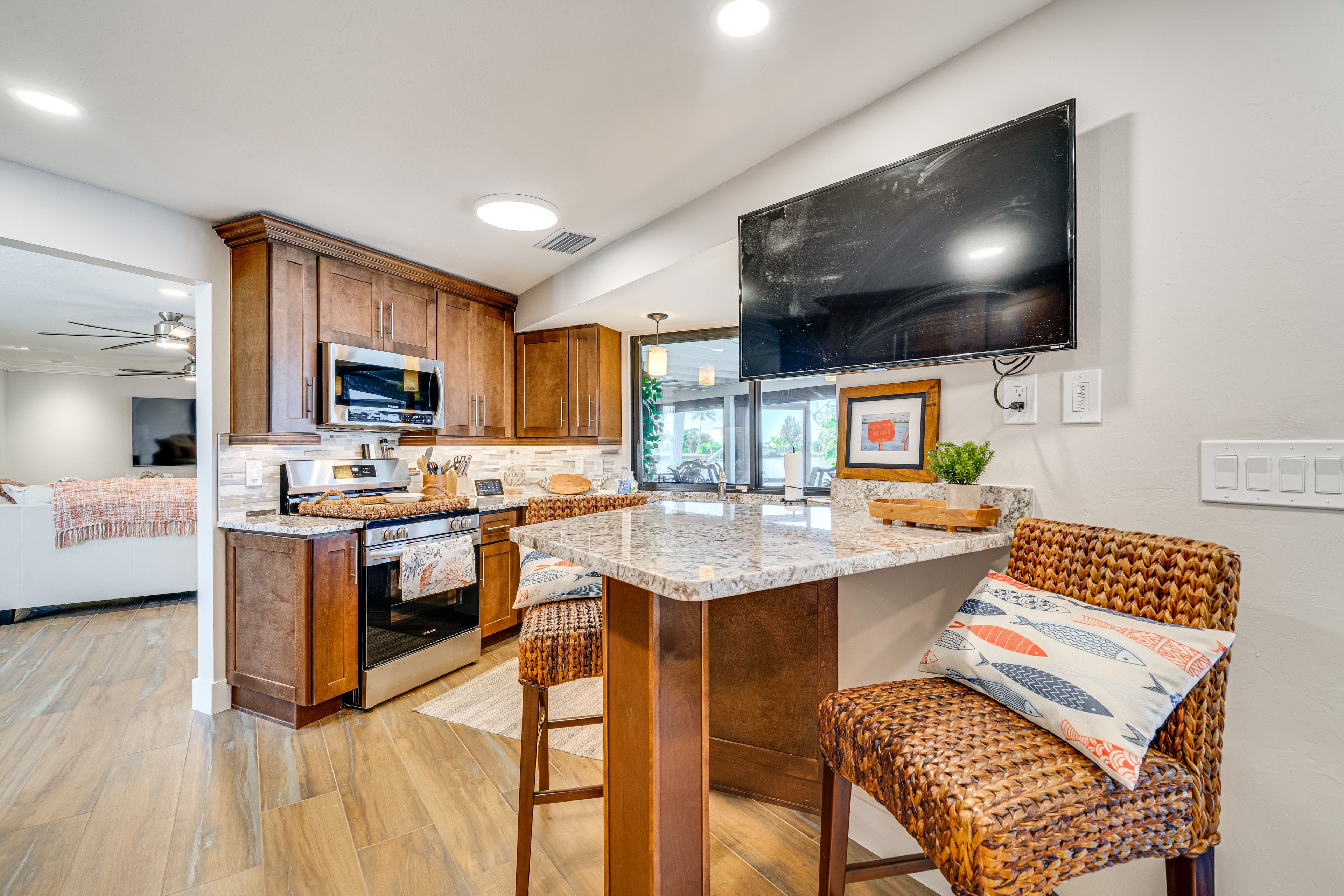 Kitchen | Refrigerator | Dishwasher