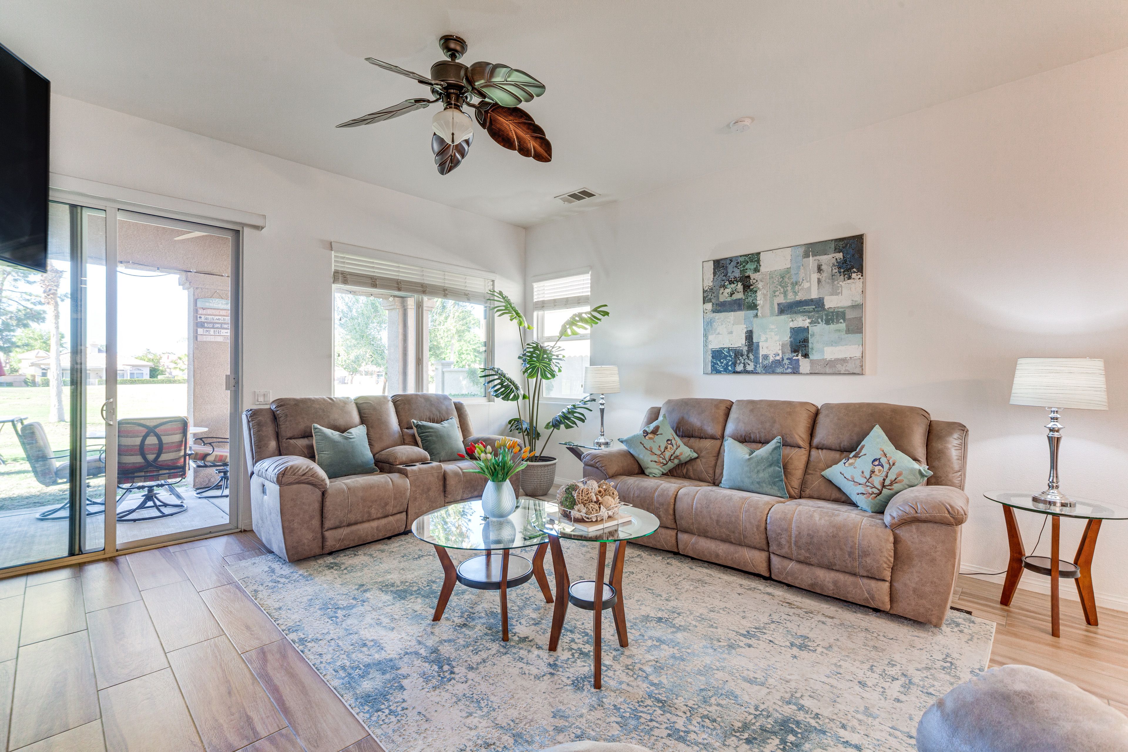 Living Room | Smart TV