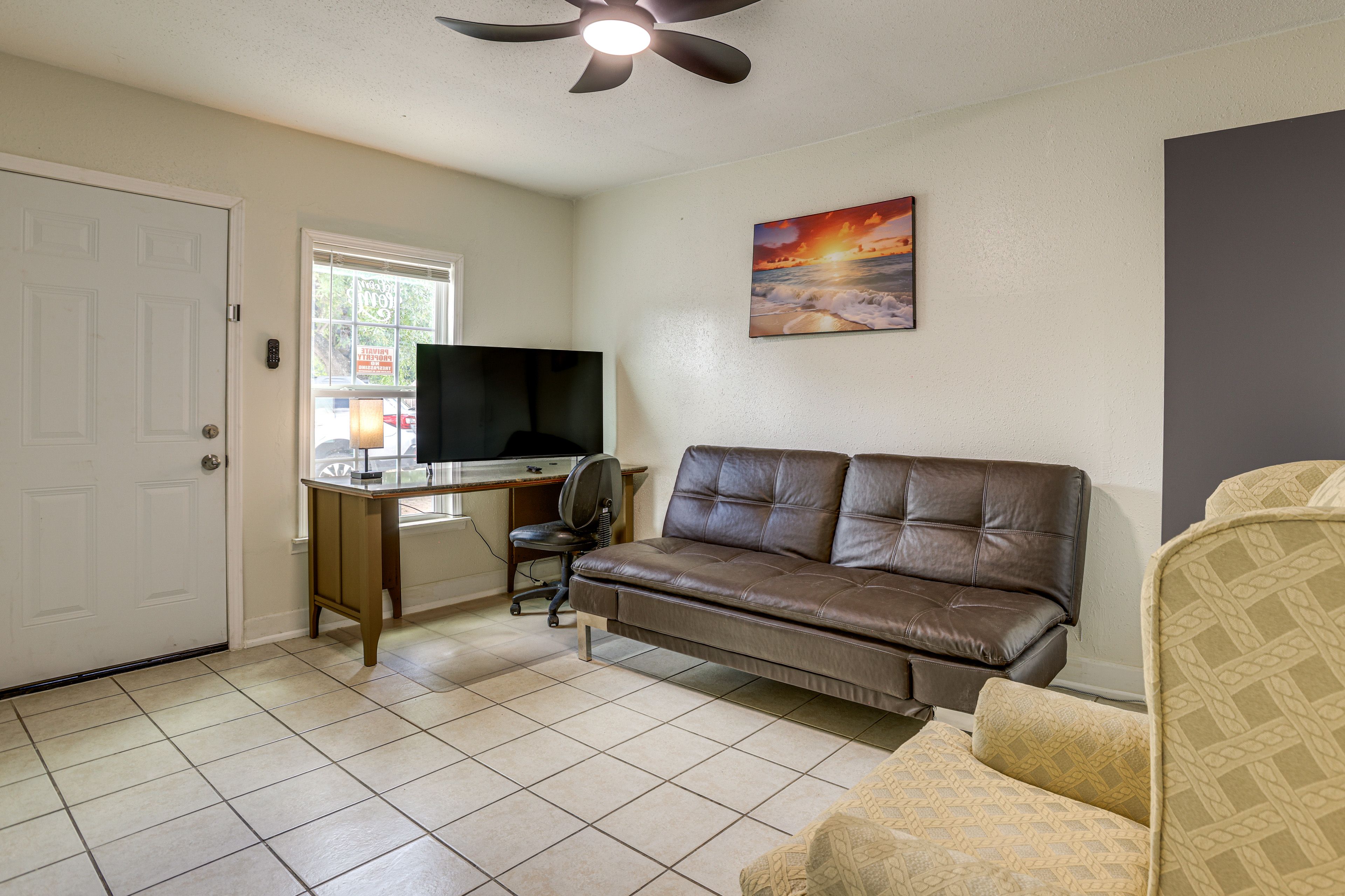 Houston Vacation Rental | 1BR | 1BA | 500 Sq Ft | Step-Free Access