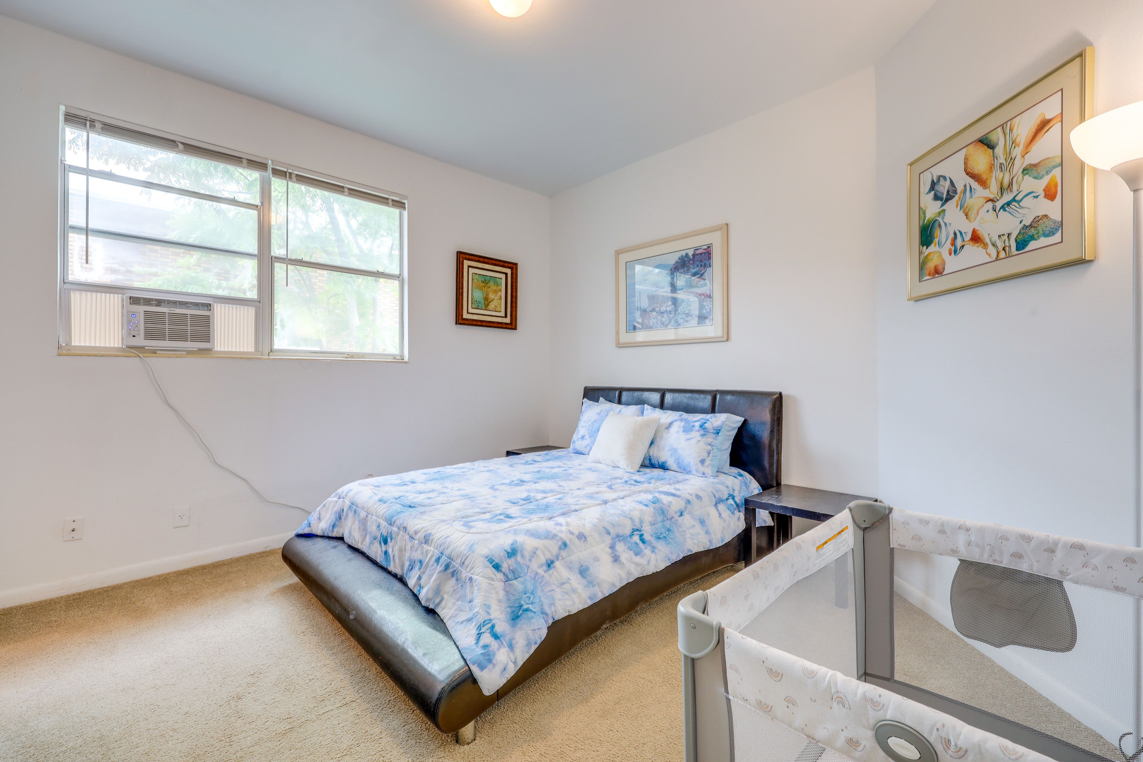 Bedroom | Queen Bed | Linens