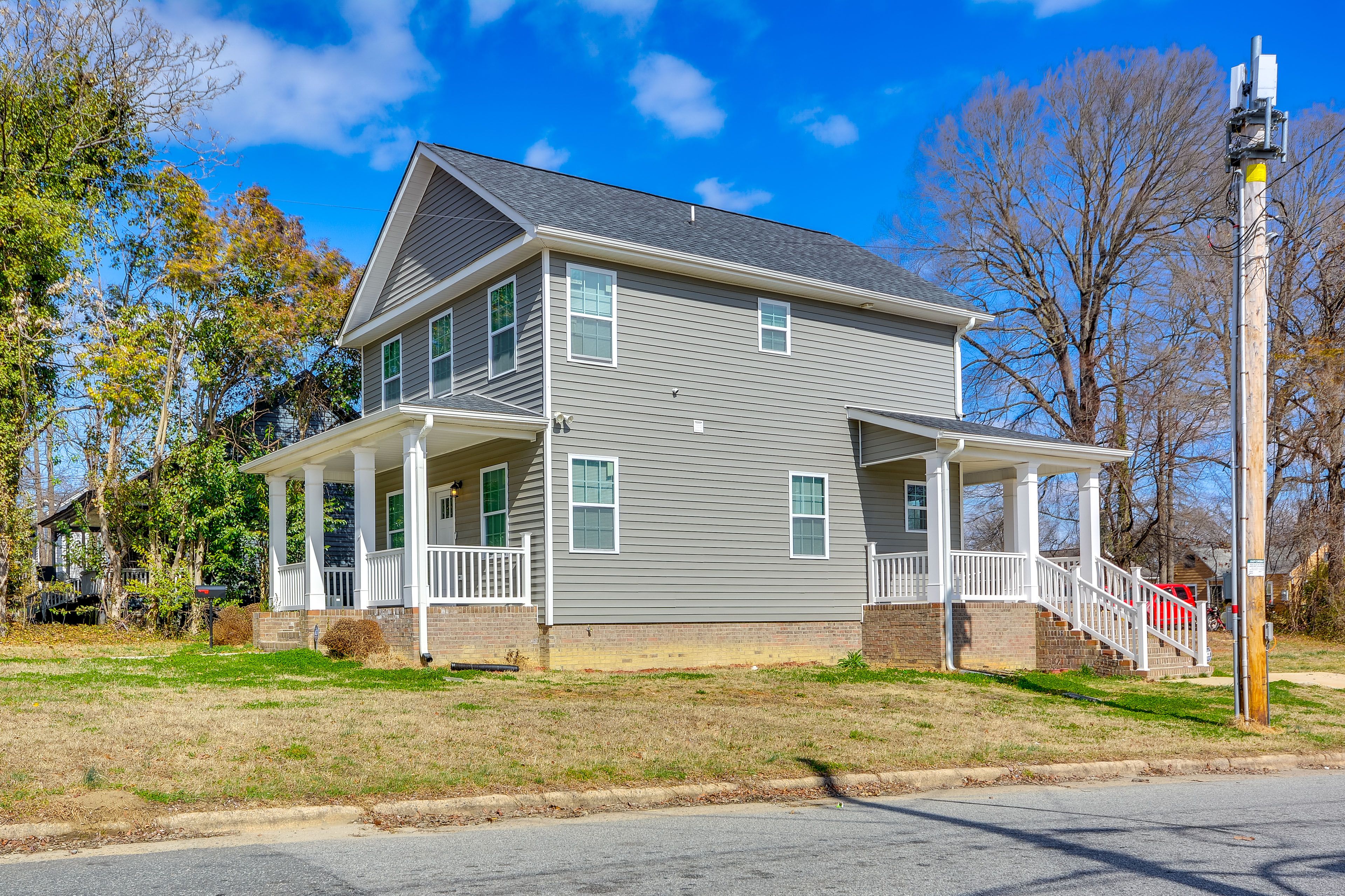 Parking | Driveway (2 Vehicles)