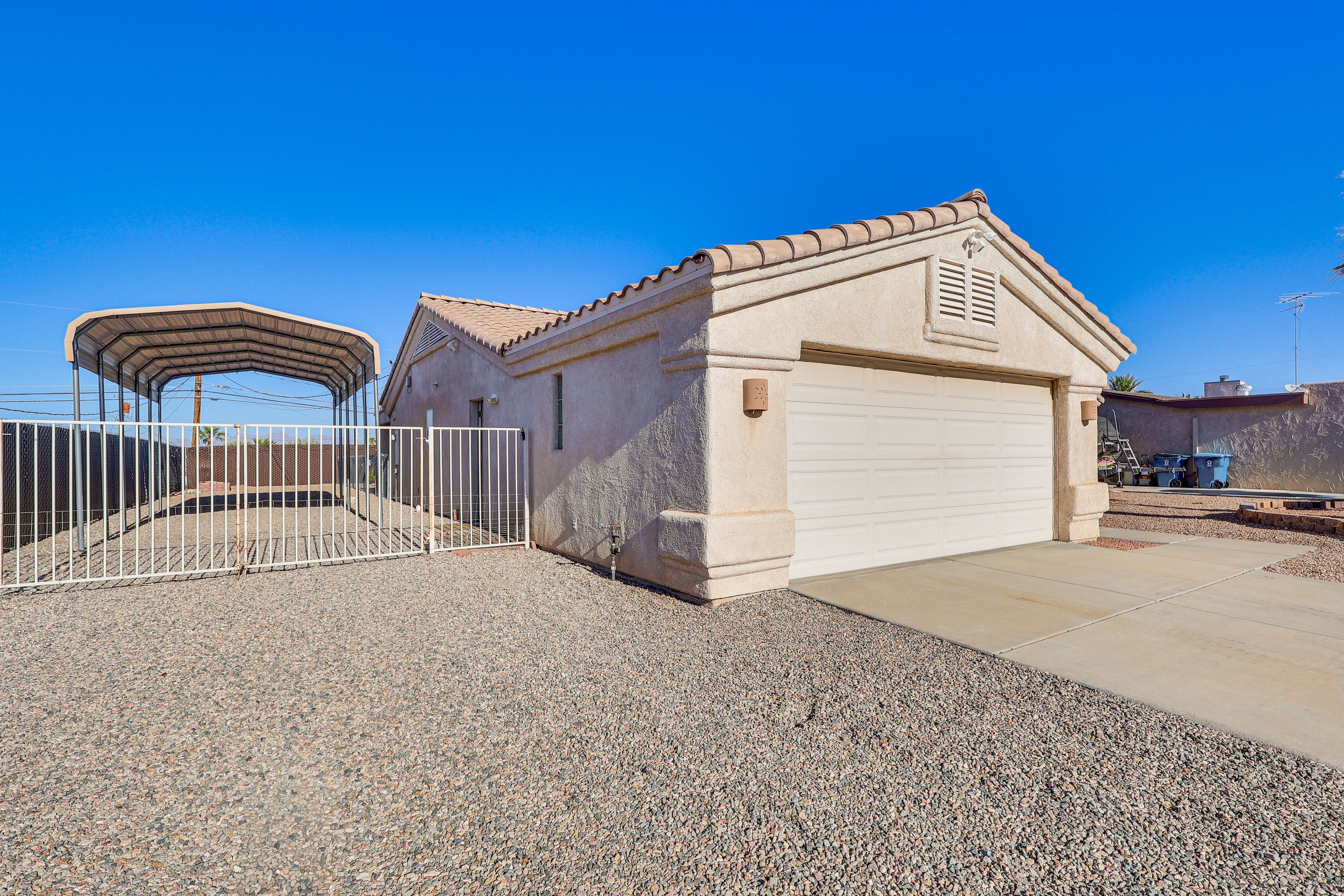 Driveway (2 Vehicles) | Gravel Area (2 Vehicles) | RV/Boat/Trailer Parking