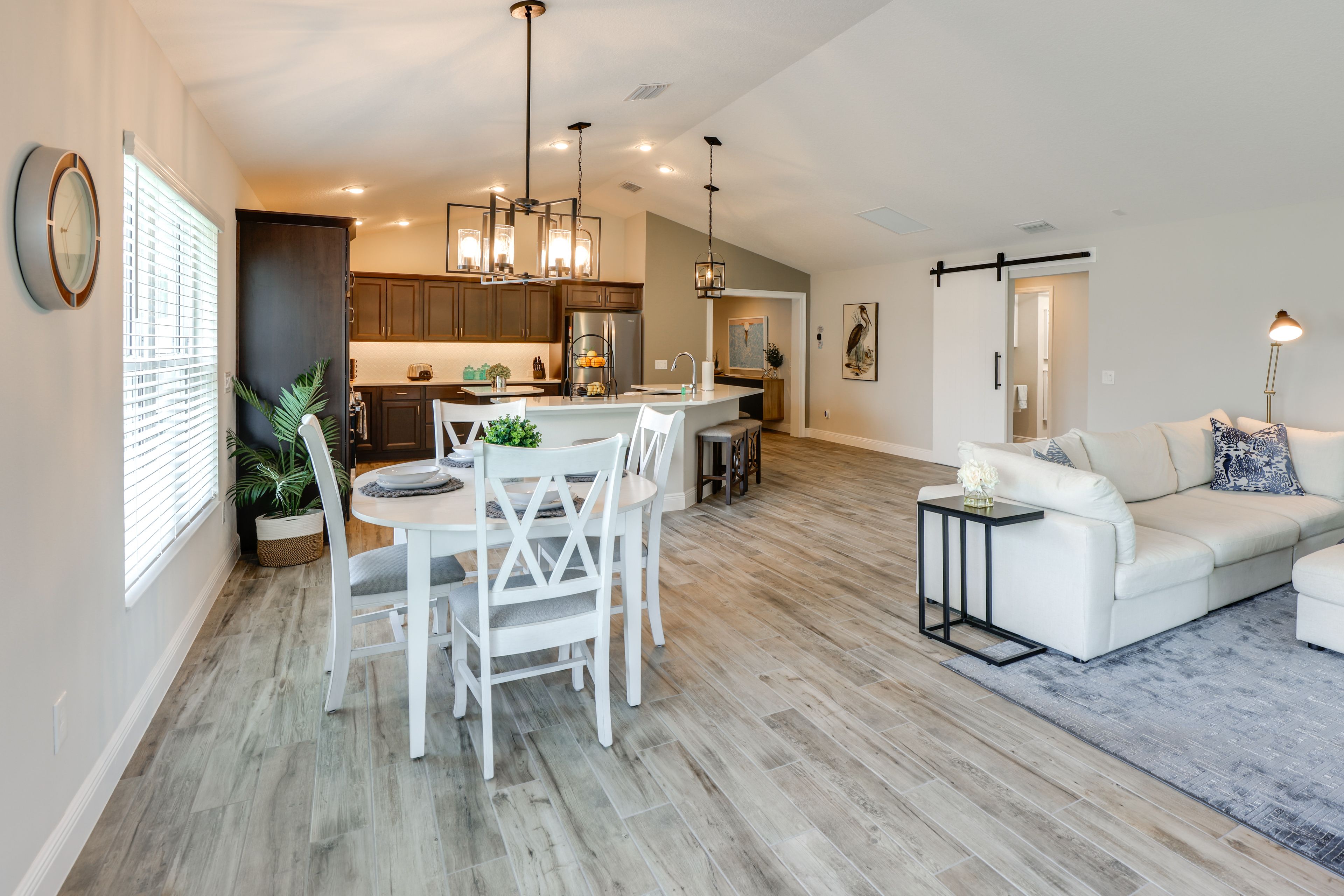 Dining Area | Dishware/Flatware Provided