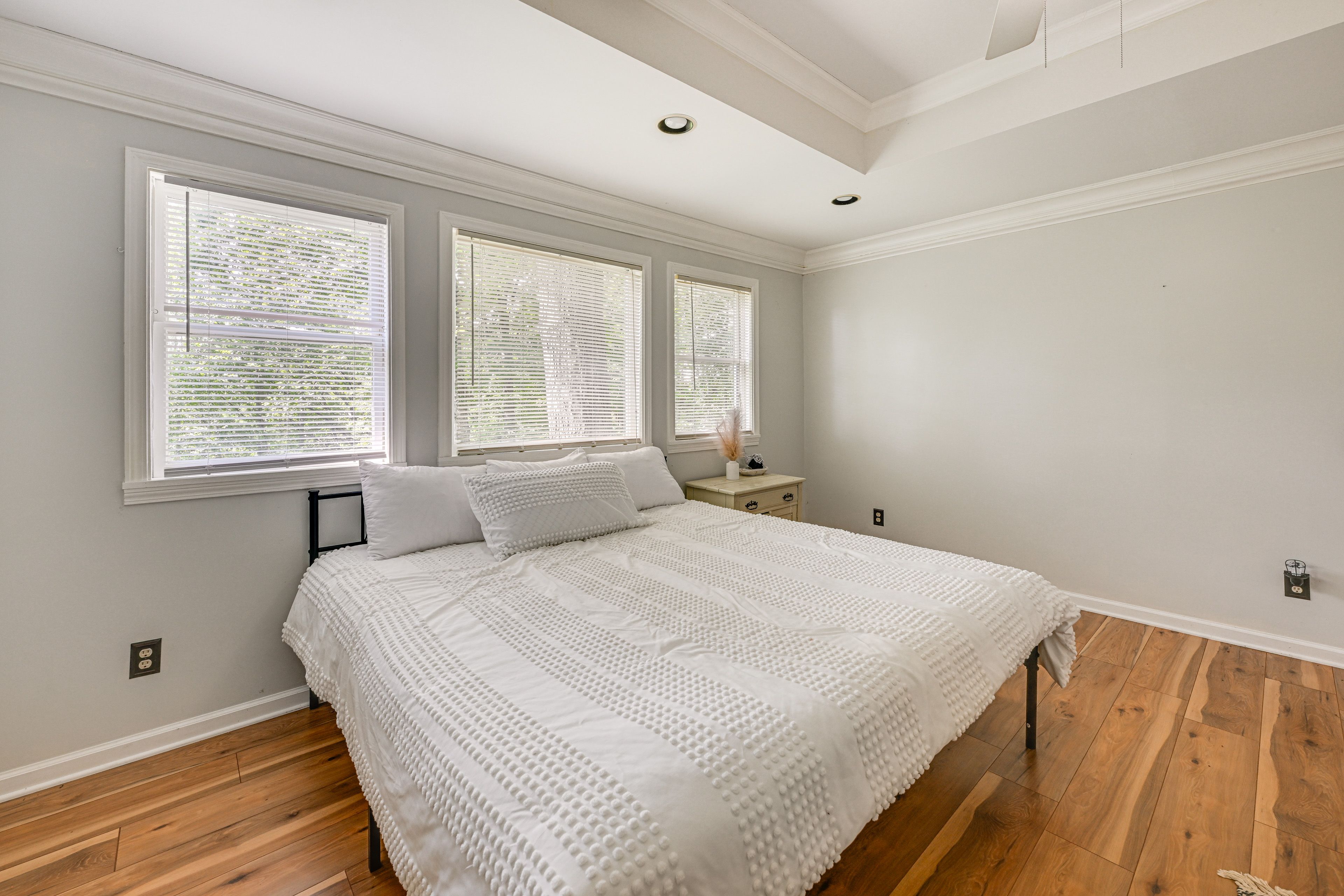 Bedroom 6 | Basement | King Bed