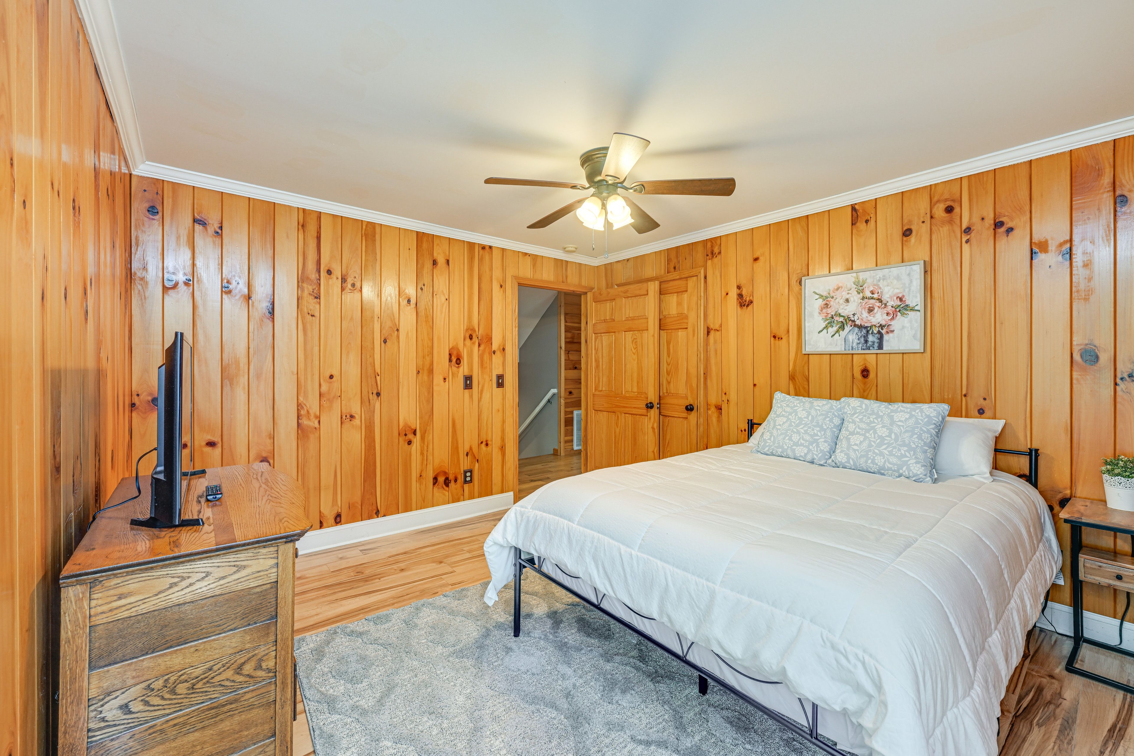 Bedroom 3 | 2nd Floor | Queen Bed