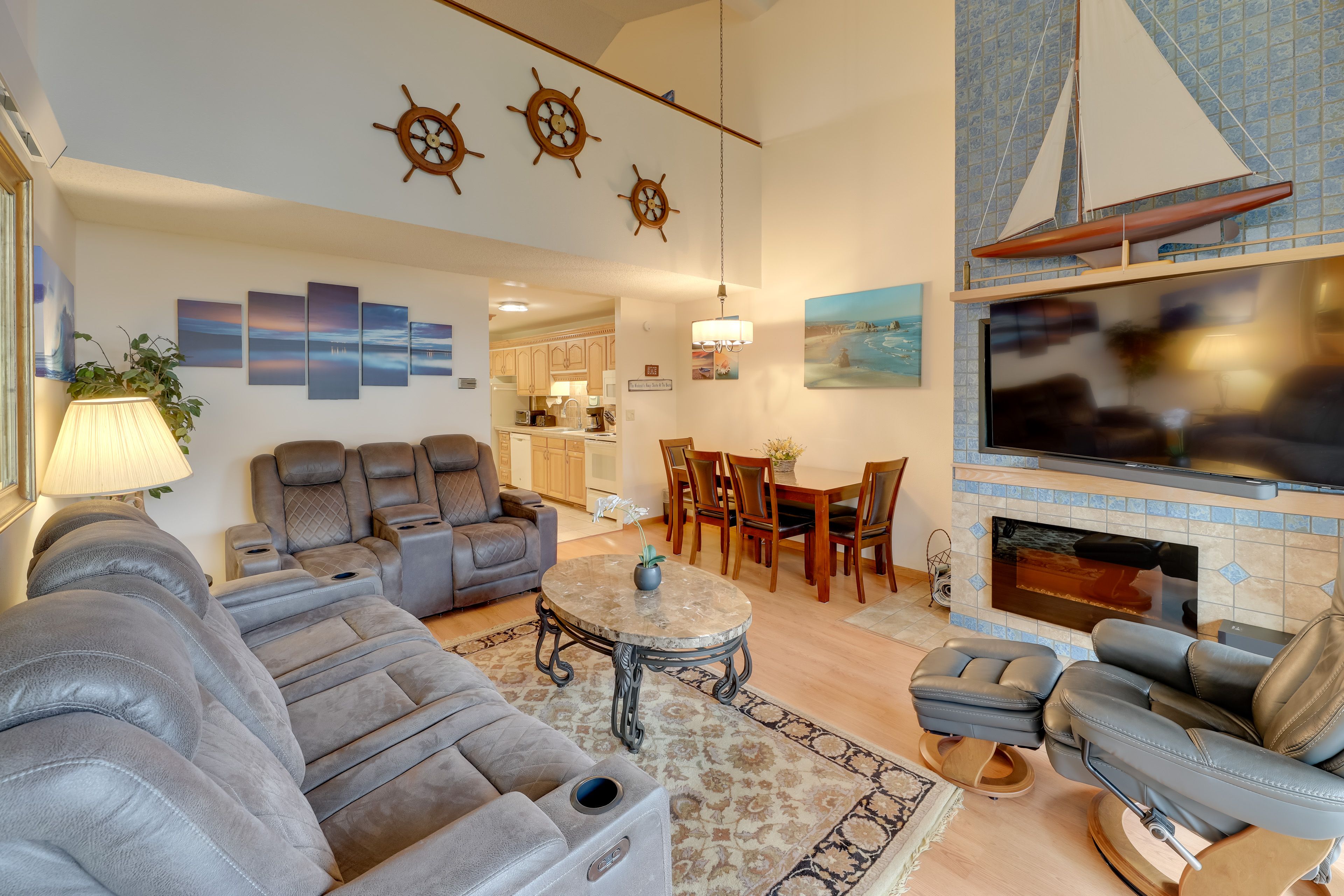 Living Room | Free WiFi | Smart TV | Fireplace | 1st Floor