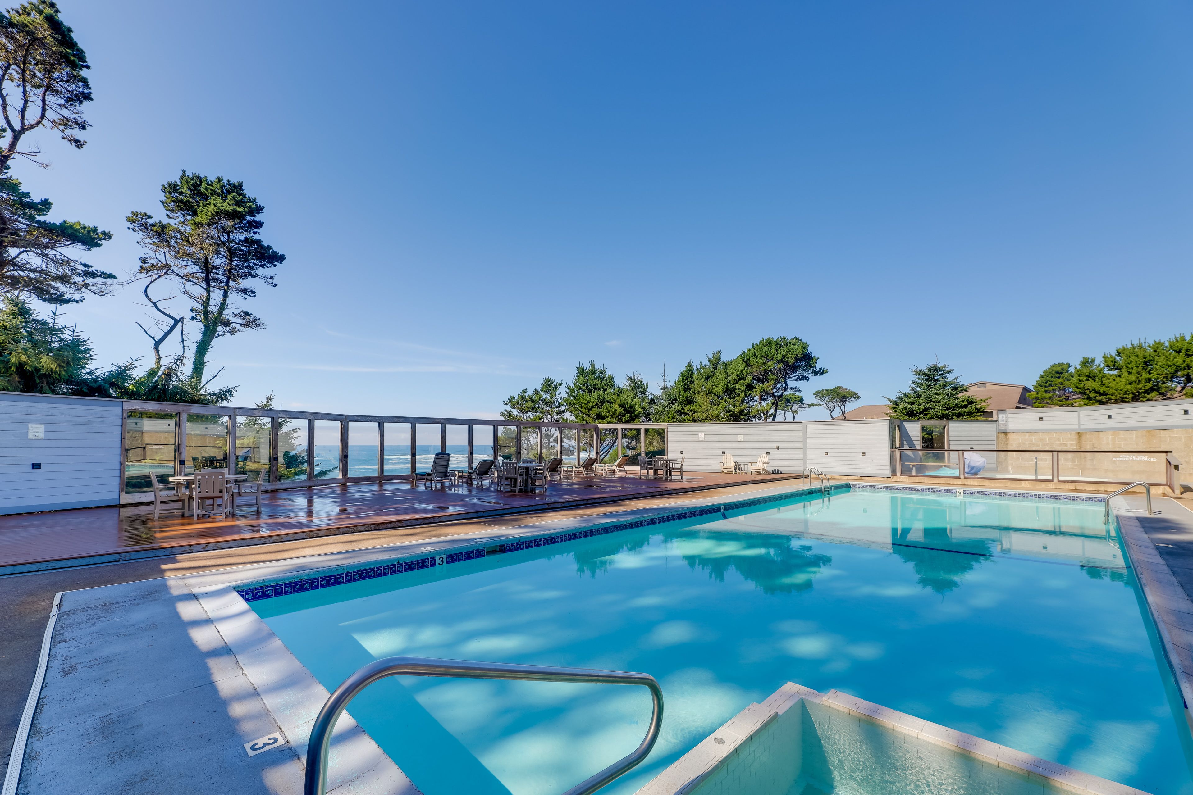 Inn at Otter Crest Community | Outdoor Pool | Hot Tub