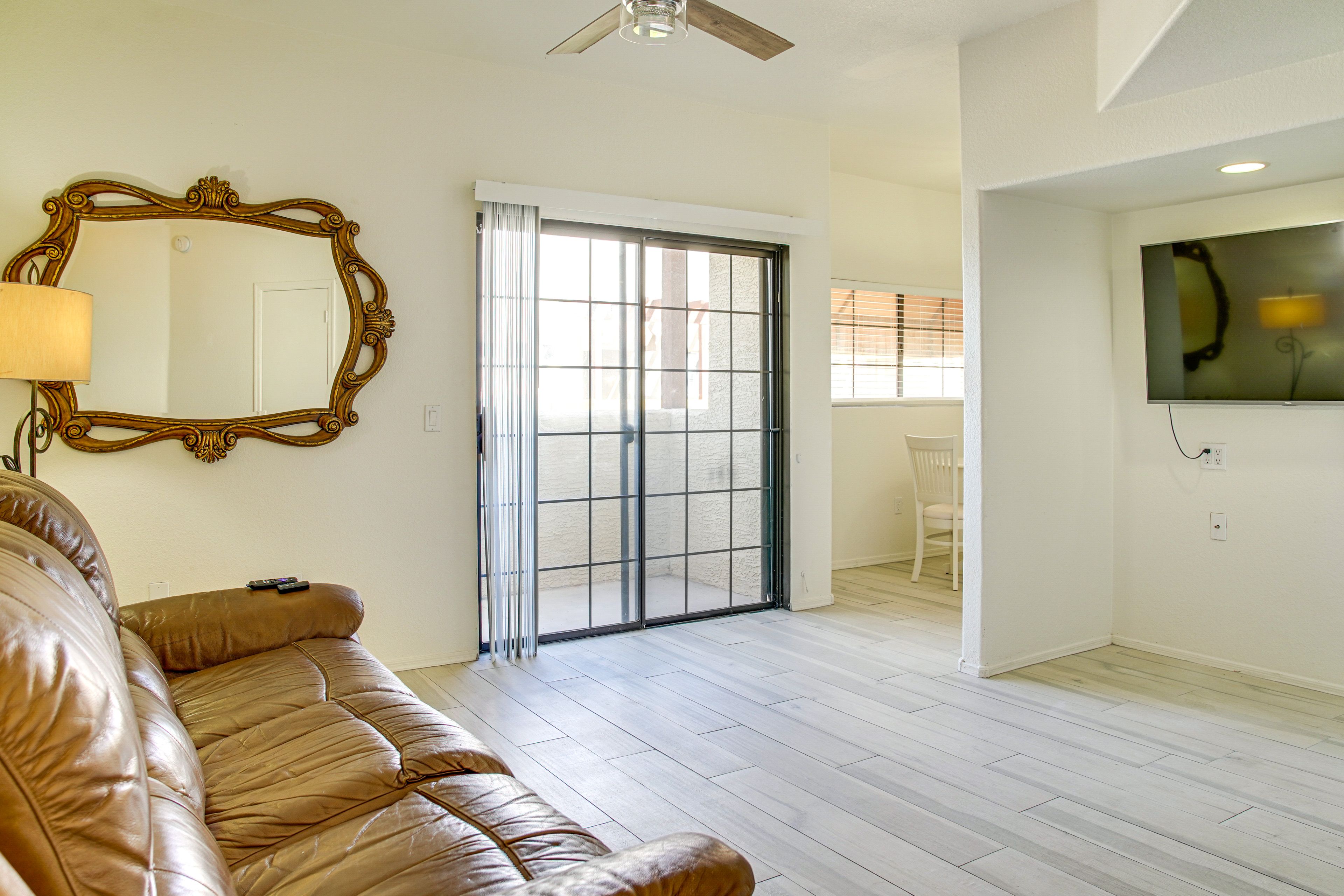 Living Room | Central A/C & Heating | Free WiFi
