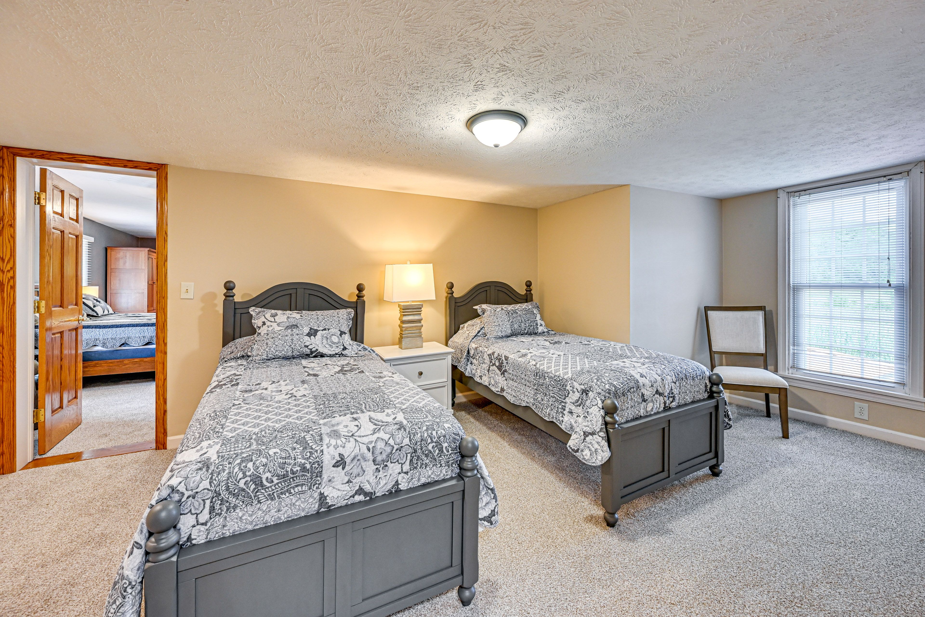 Bedroom 2 | 2 Twin Beds | 3rd Floor