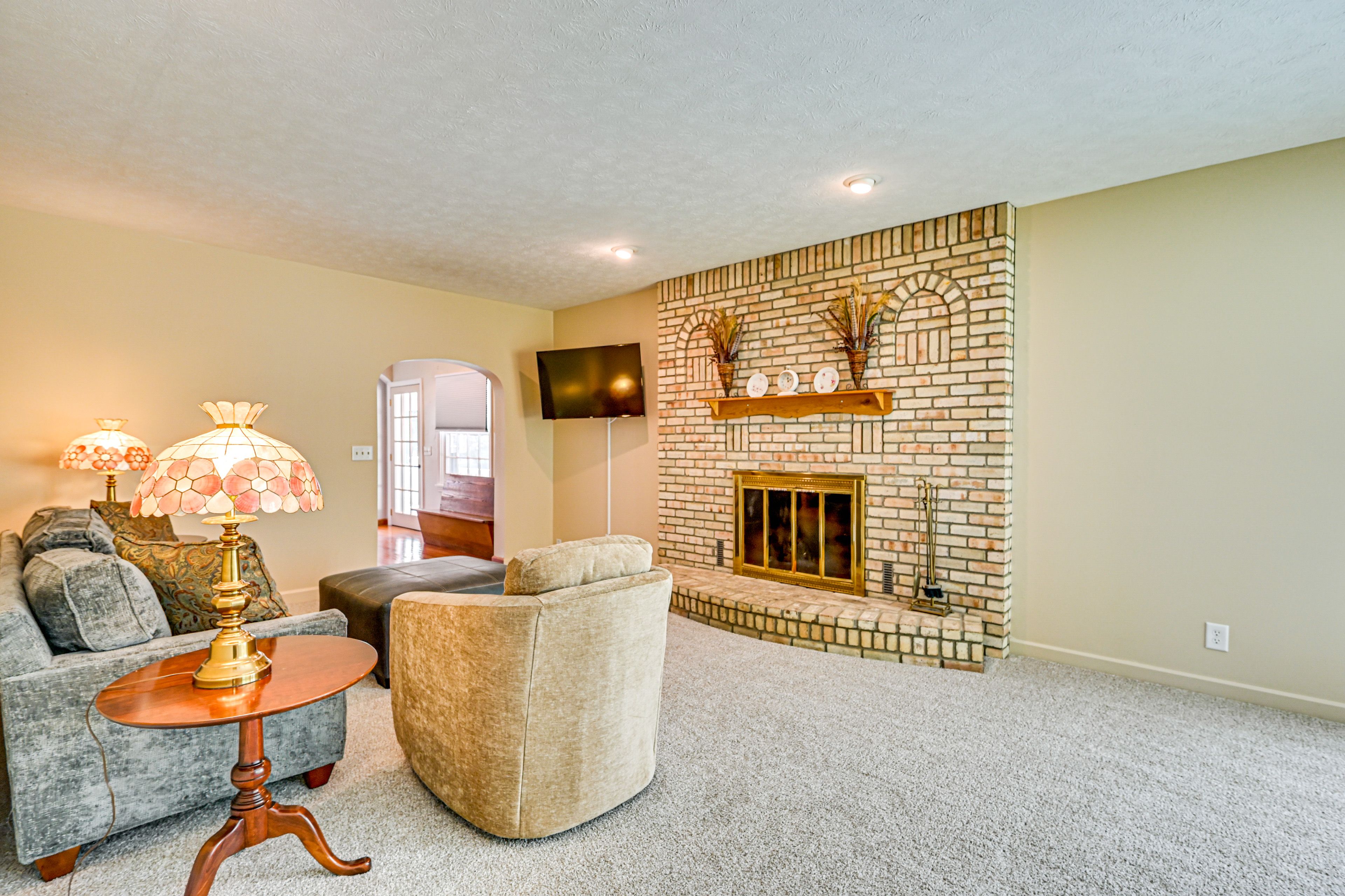 Family Room | Smart TV | 2nd Floor