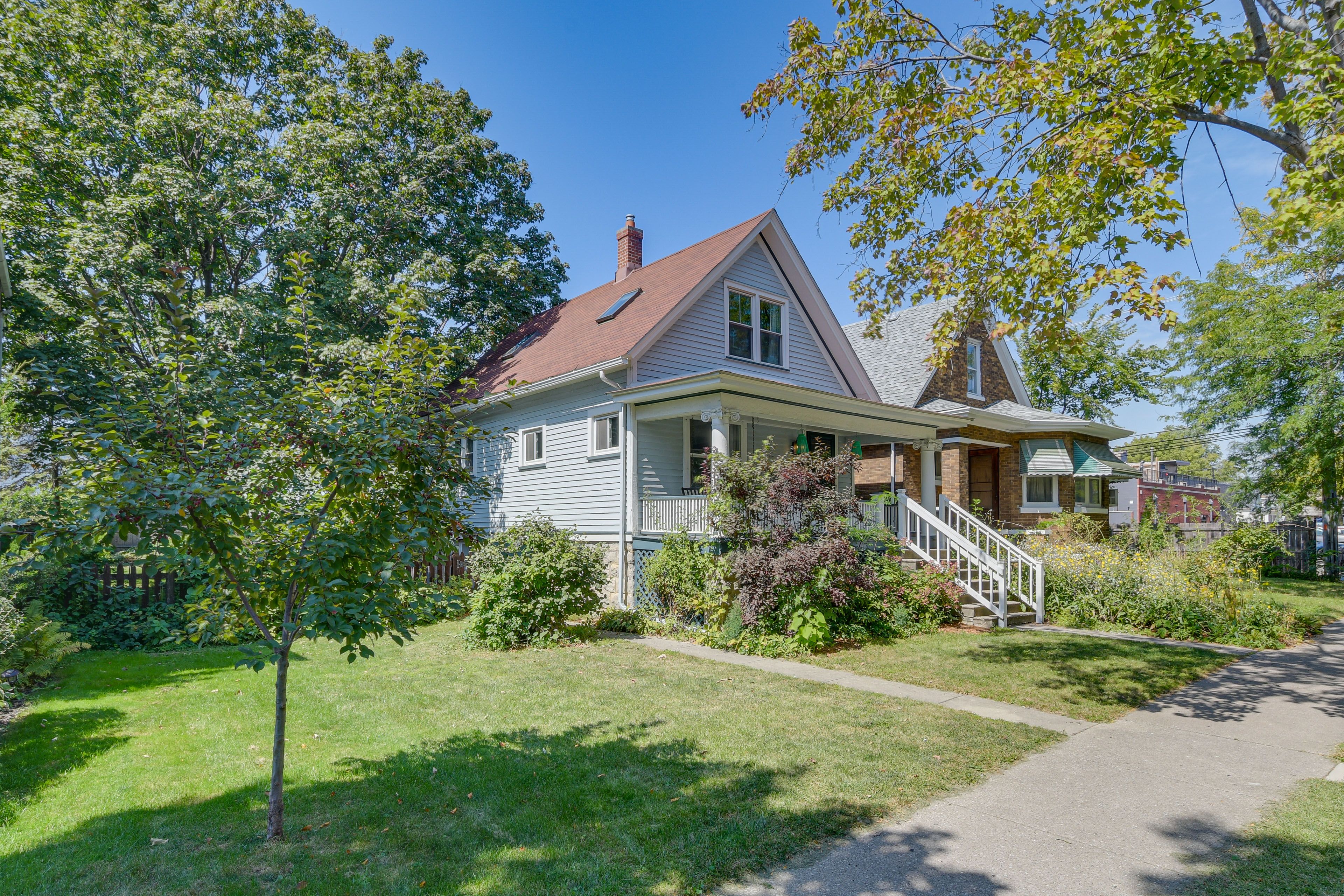 Parking | Garage (2 Vehicles)