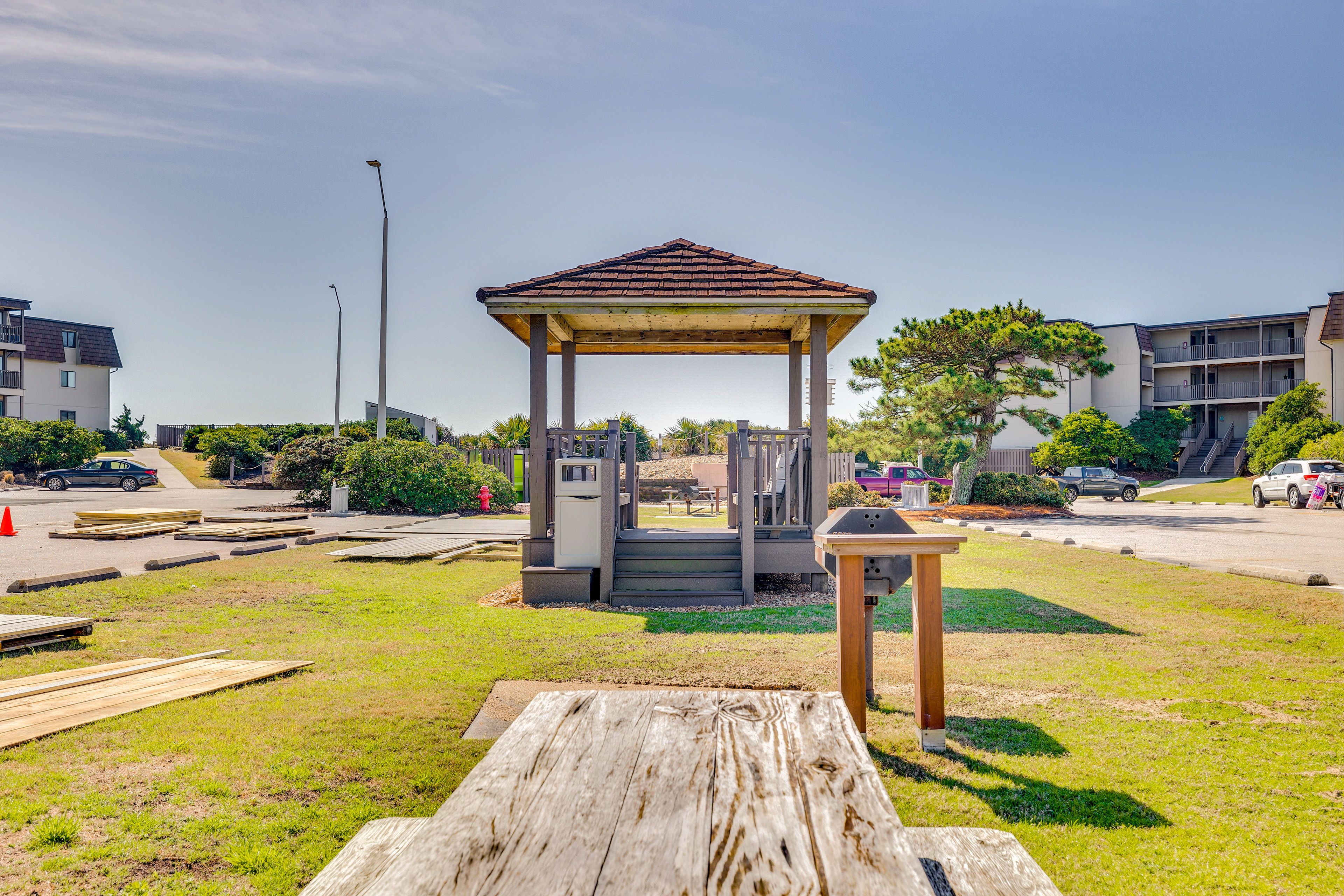 Community Grill Area