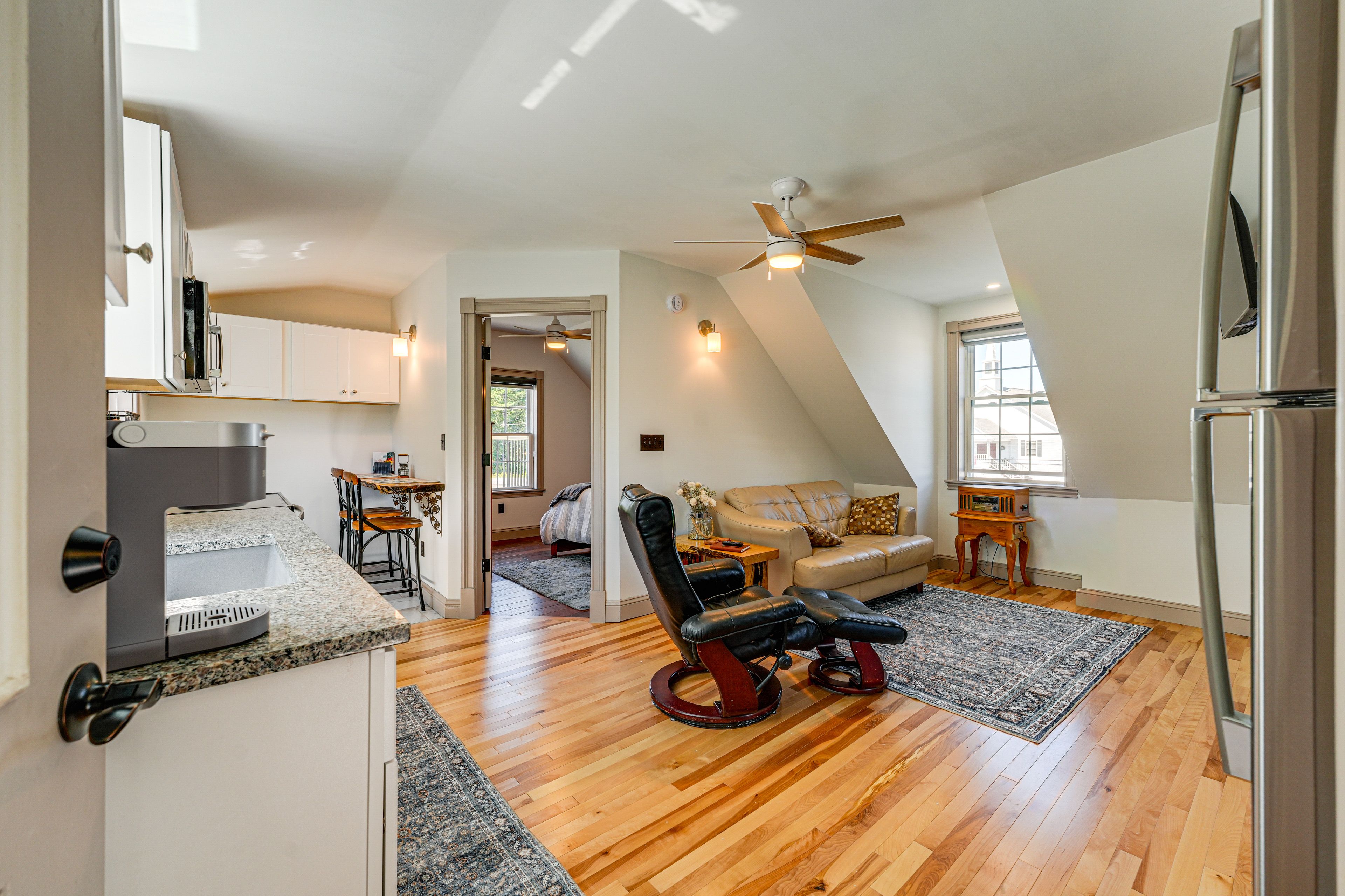 Living Area | Smart TV