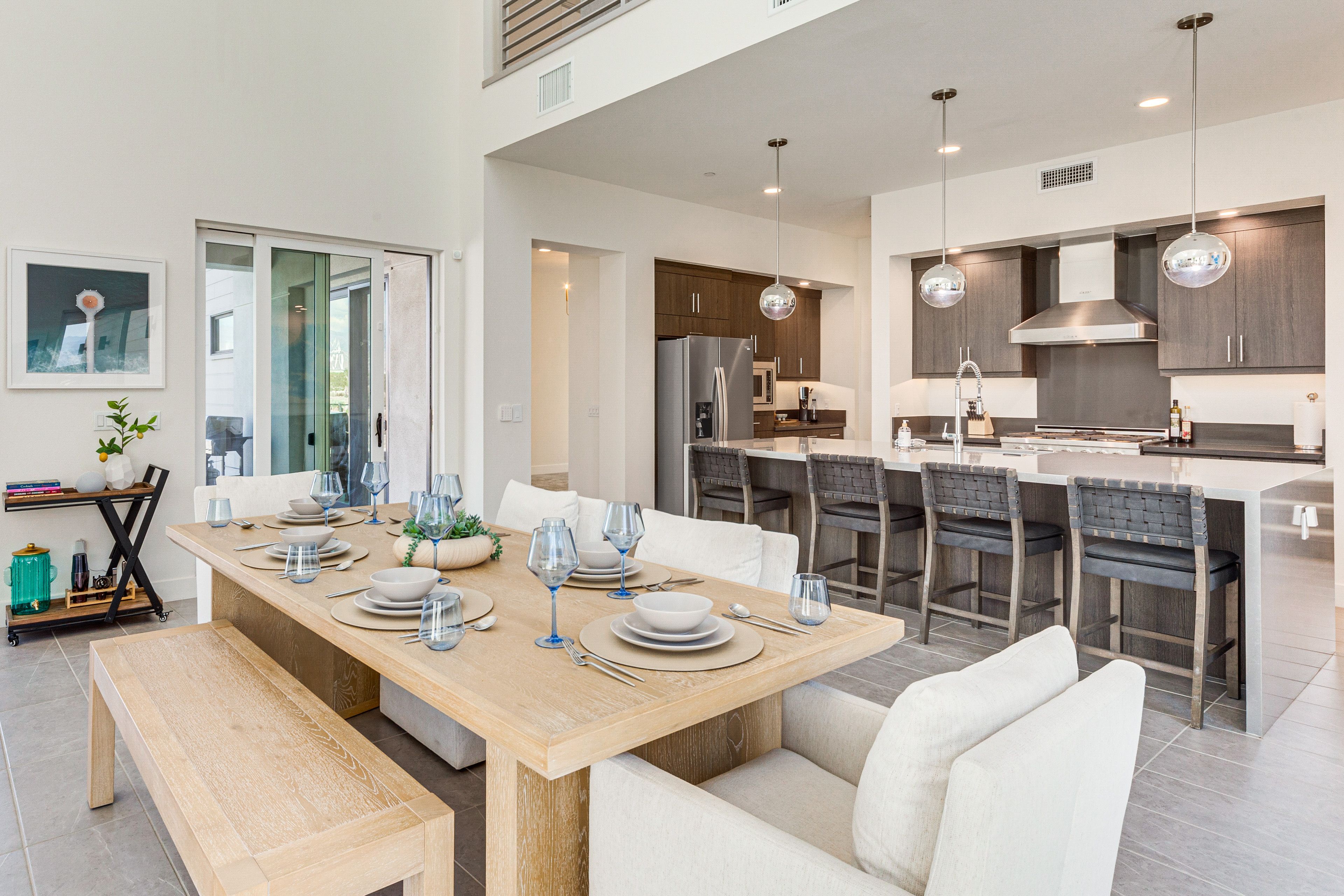 Dining Area | Dishware/Flatware Provided | 1st Floor