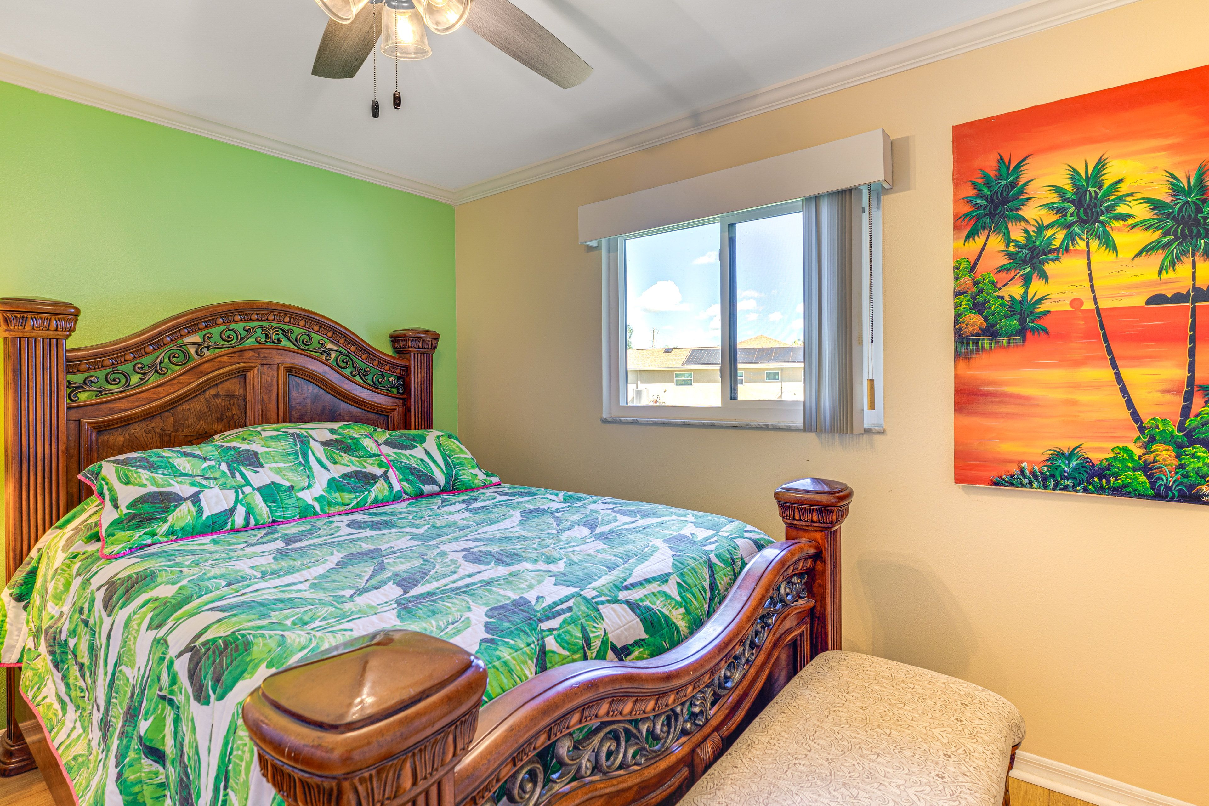 Bedroom 2 | Queen Bed