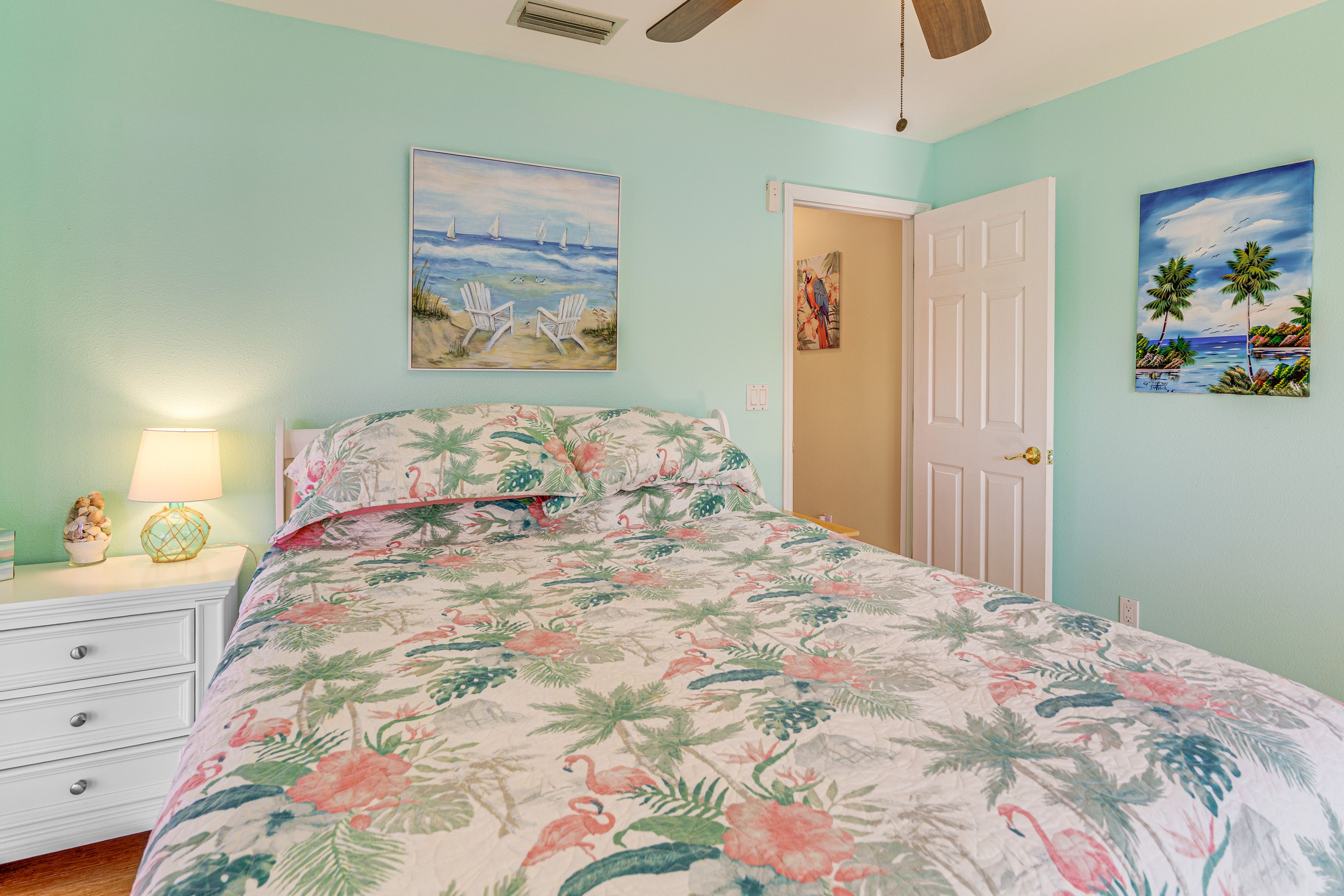 Bedroom 3 | Queen Bed