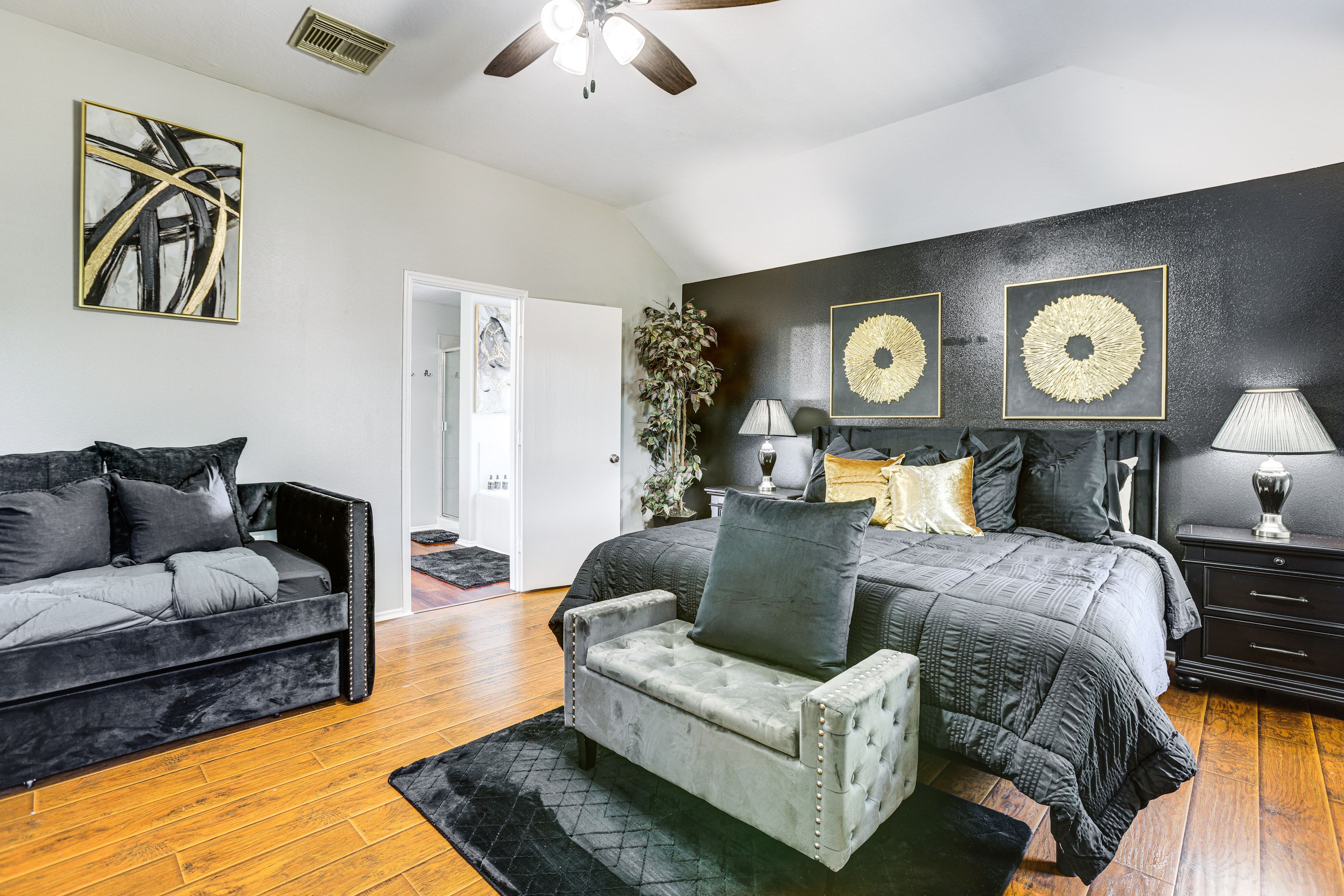 Bedroom 1 | King Bed | Twin Daybed w/ Twin Trundle | 2nd Floor