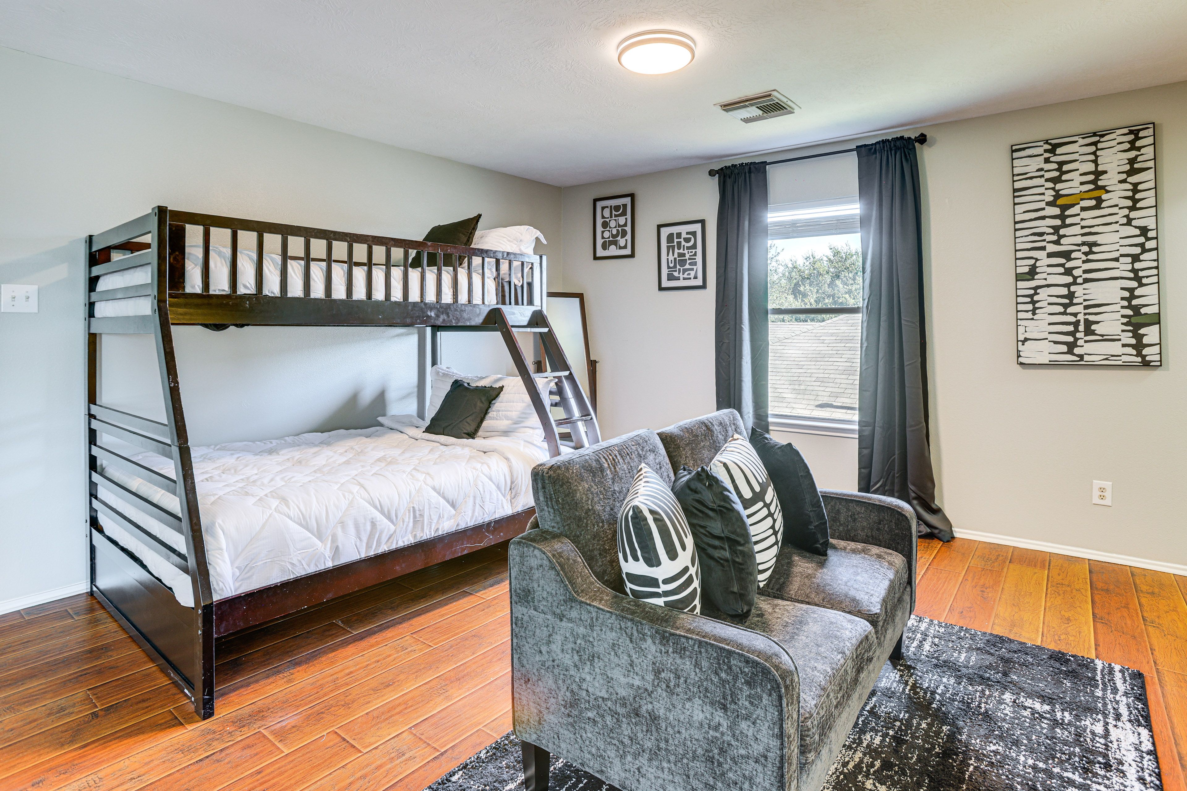 Bonus Room | Twin/Full Bunk Bed | 2nd Floor