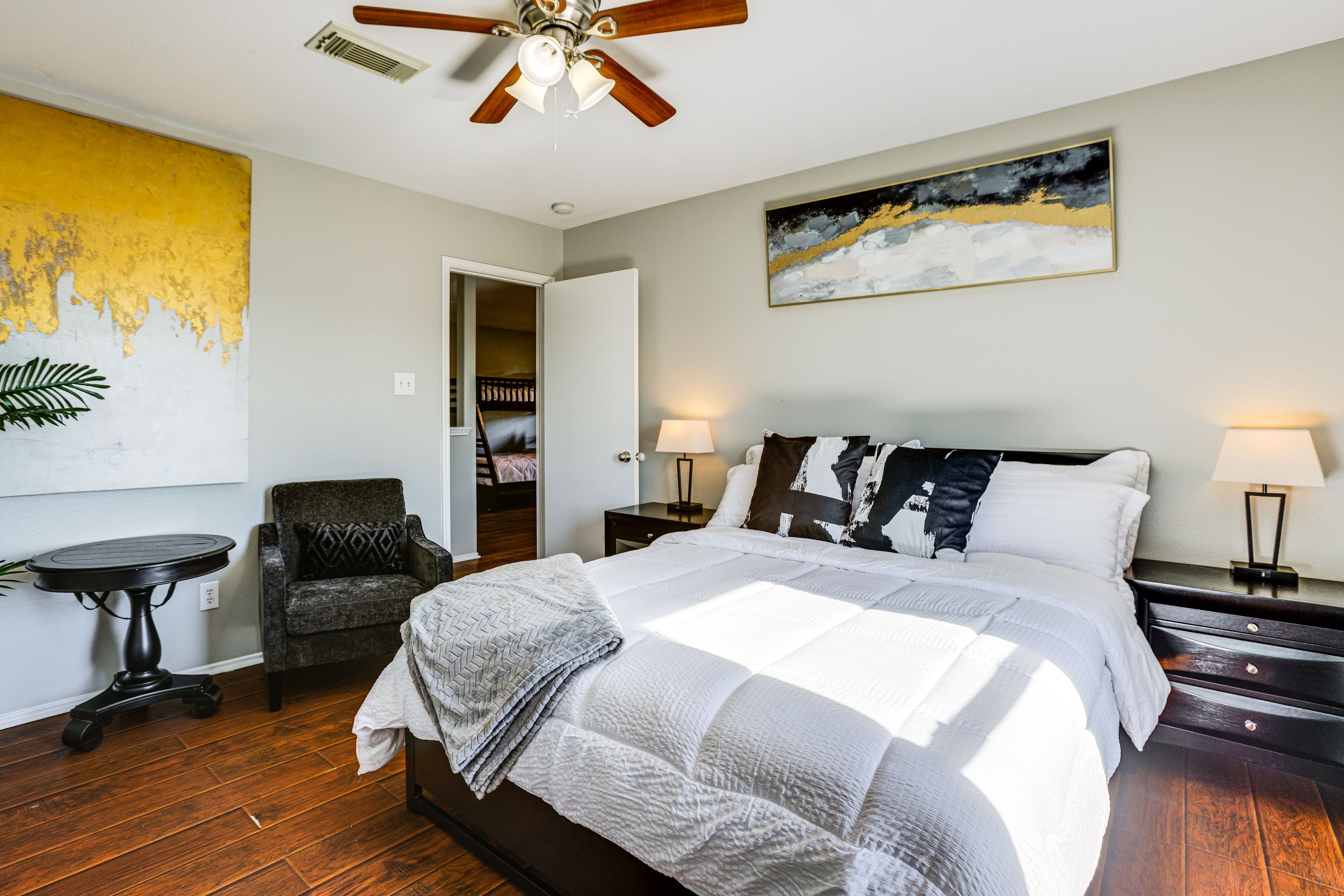 Bedroom 4 | Queen Bed | 2nd Floor