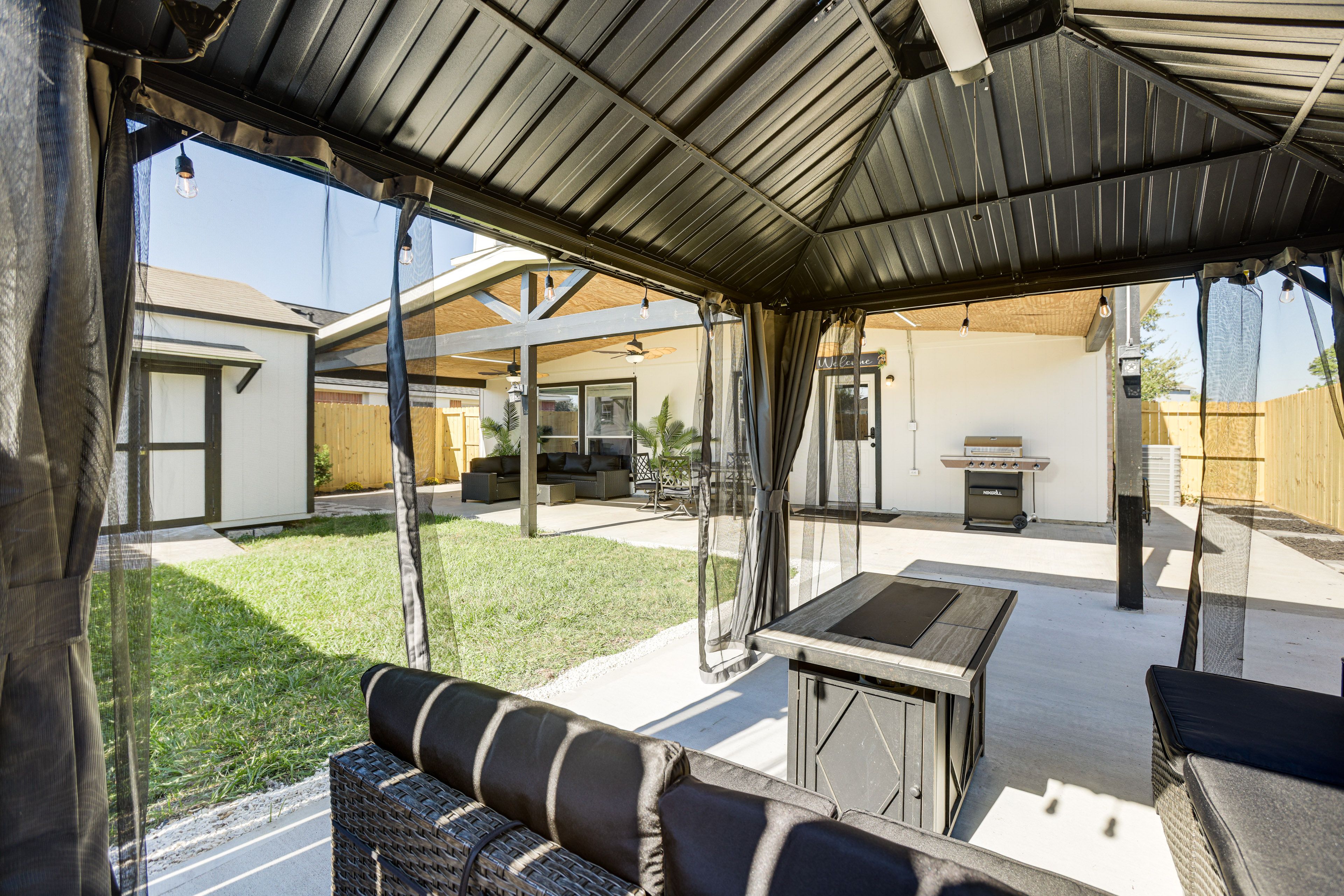 Gazebo w/ Fire Table