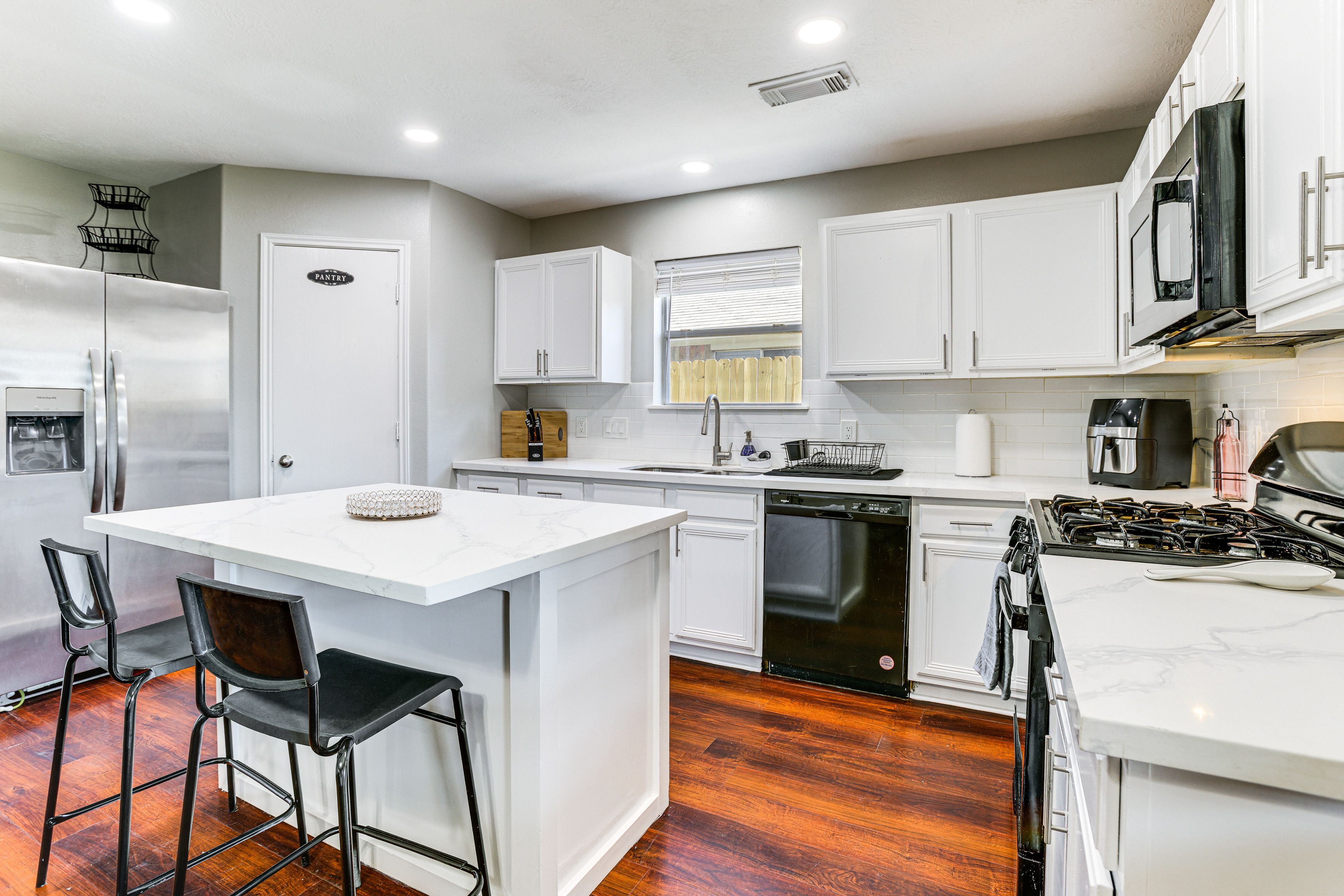 Kitchen | Keurig Coffee Maker | Dishwasher | Air Fryer | 1st Floor