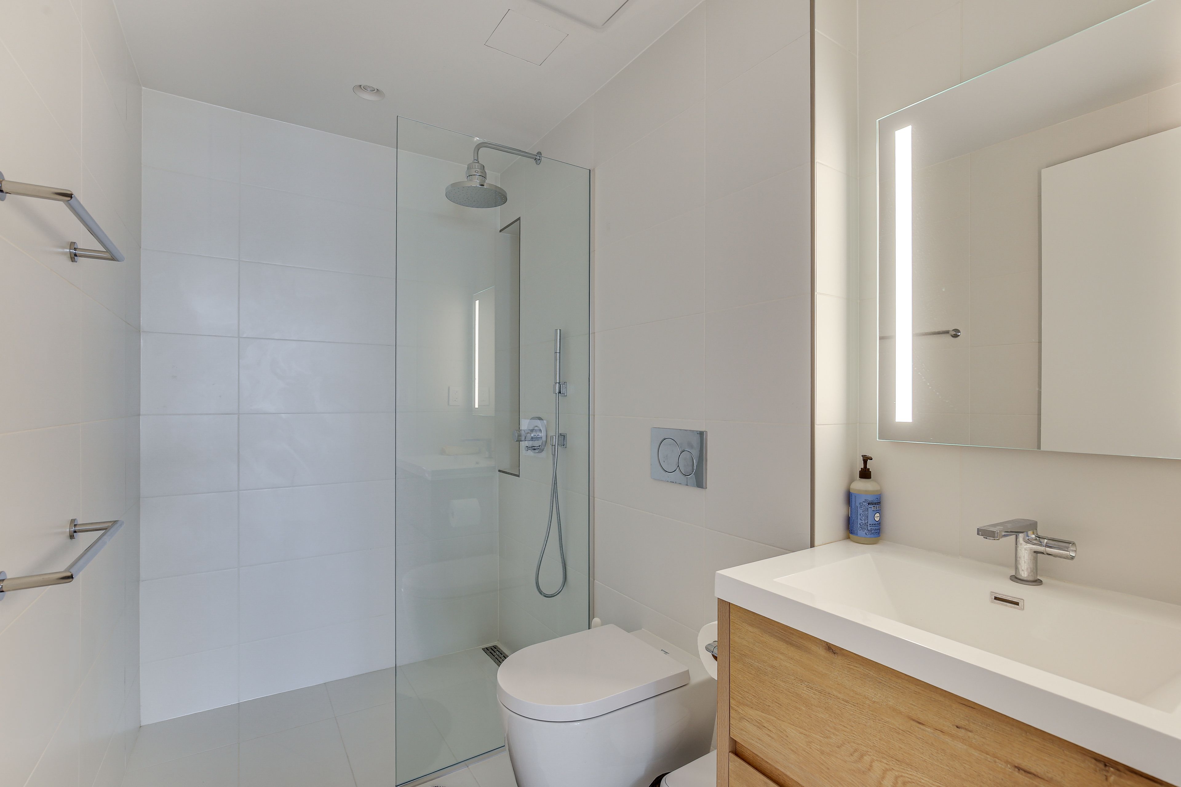 Main House | Full Bath | Towels | Hair Dryer